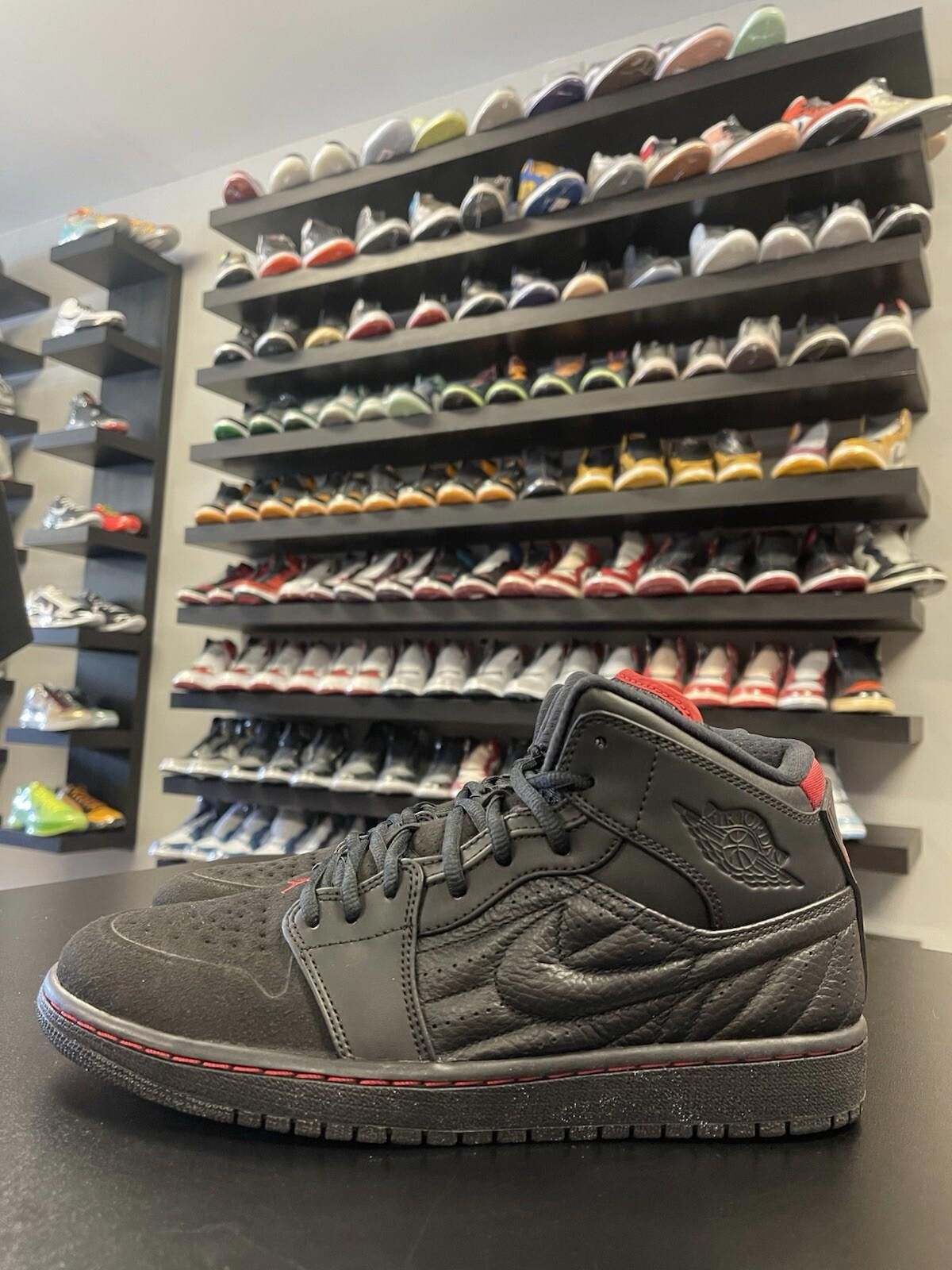 Jordan Brand Size 9 - Nike Air Jordan 1 Retro 99 Bred Last Shot 2014 Size US 9 / EU 42 - 1 Thumbnail