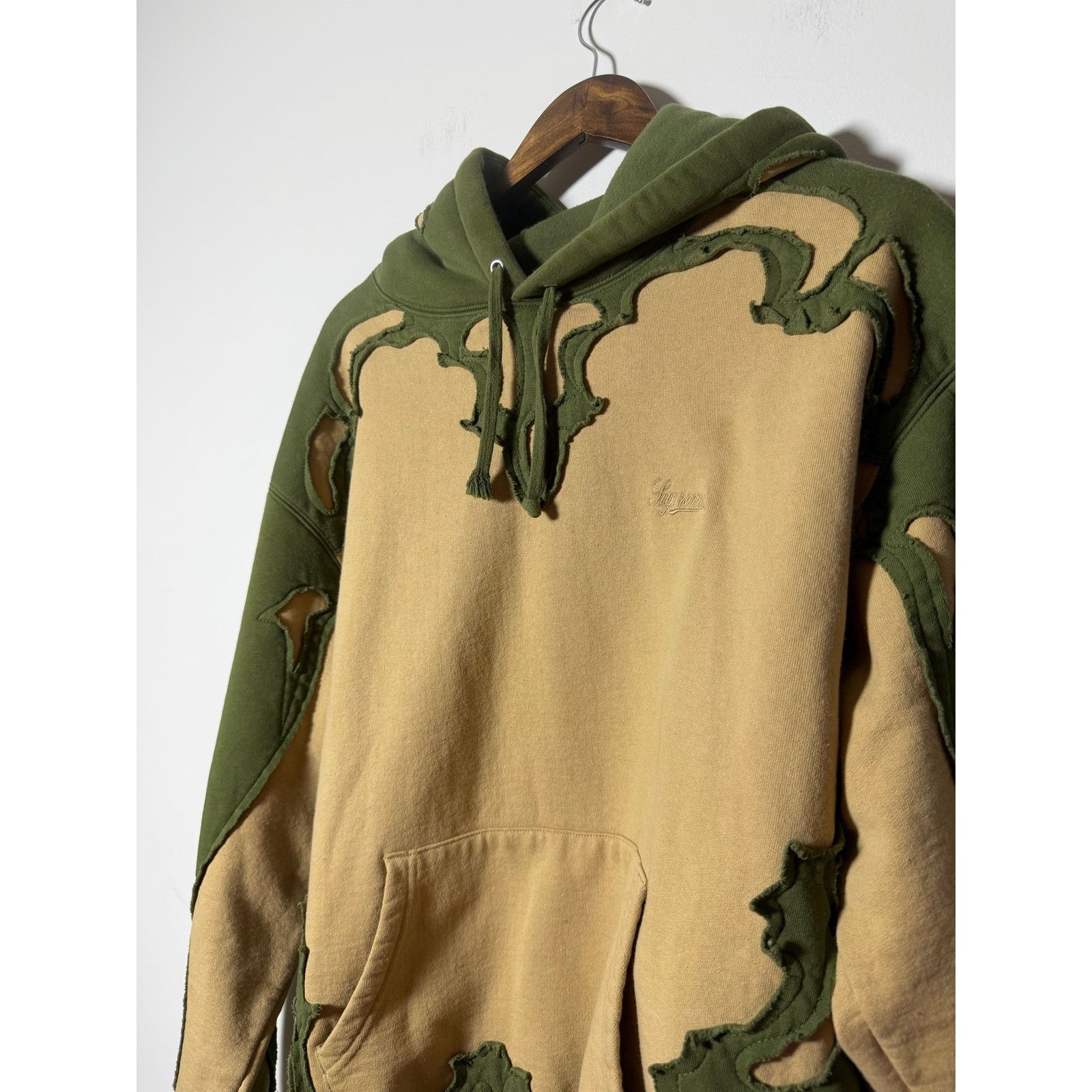 Supreme Supreme Western Cut Out Hooded Sweatshirt Size US L / EU 52-54 / 3 - 1 Thumbnail