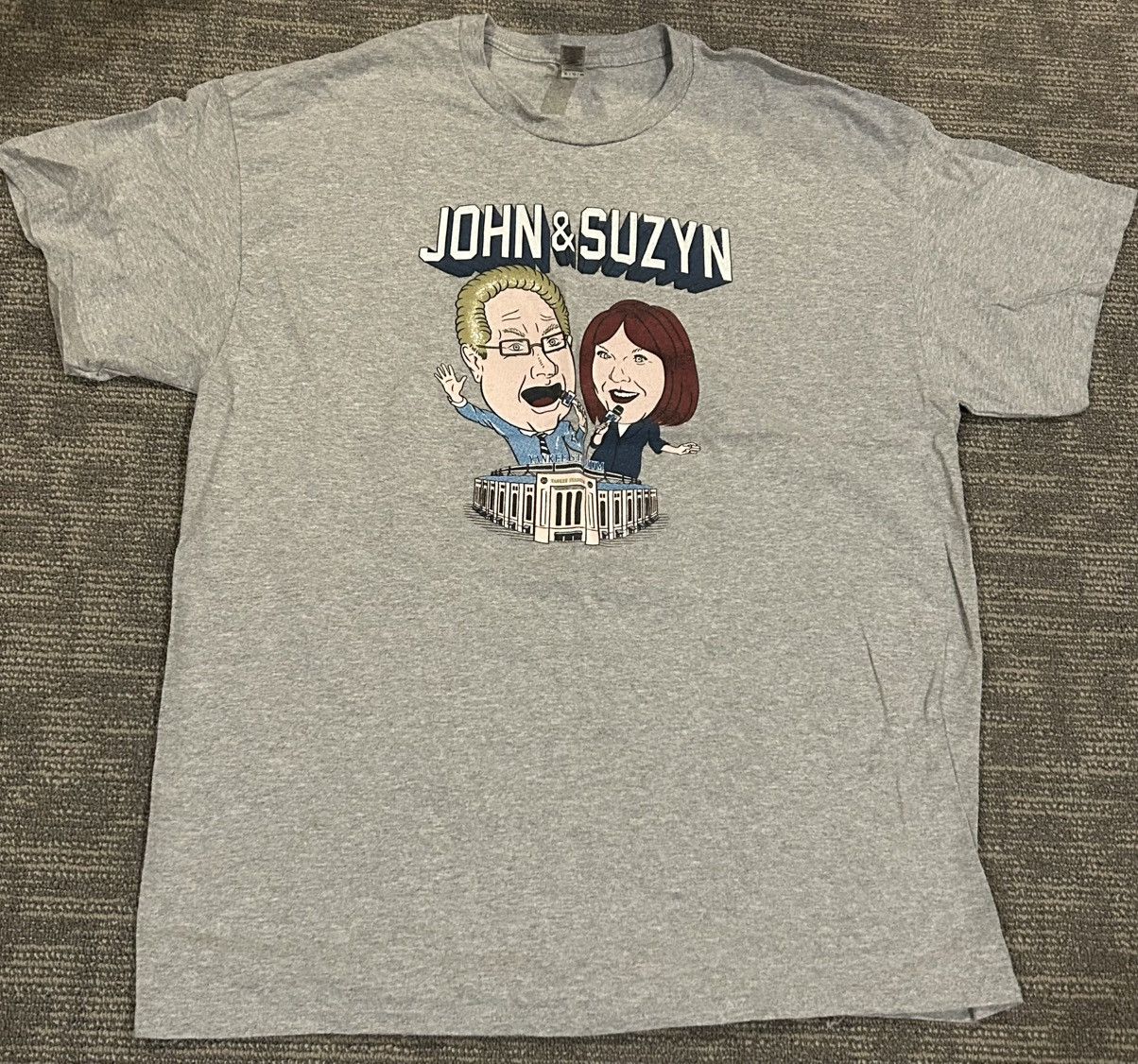 Gildan John Sterling and Suzyn Waldman Yankees Shirt Size US XL / EU 56 / 4 - 1 Thumbnail