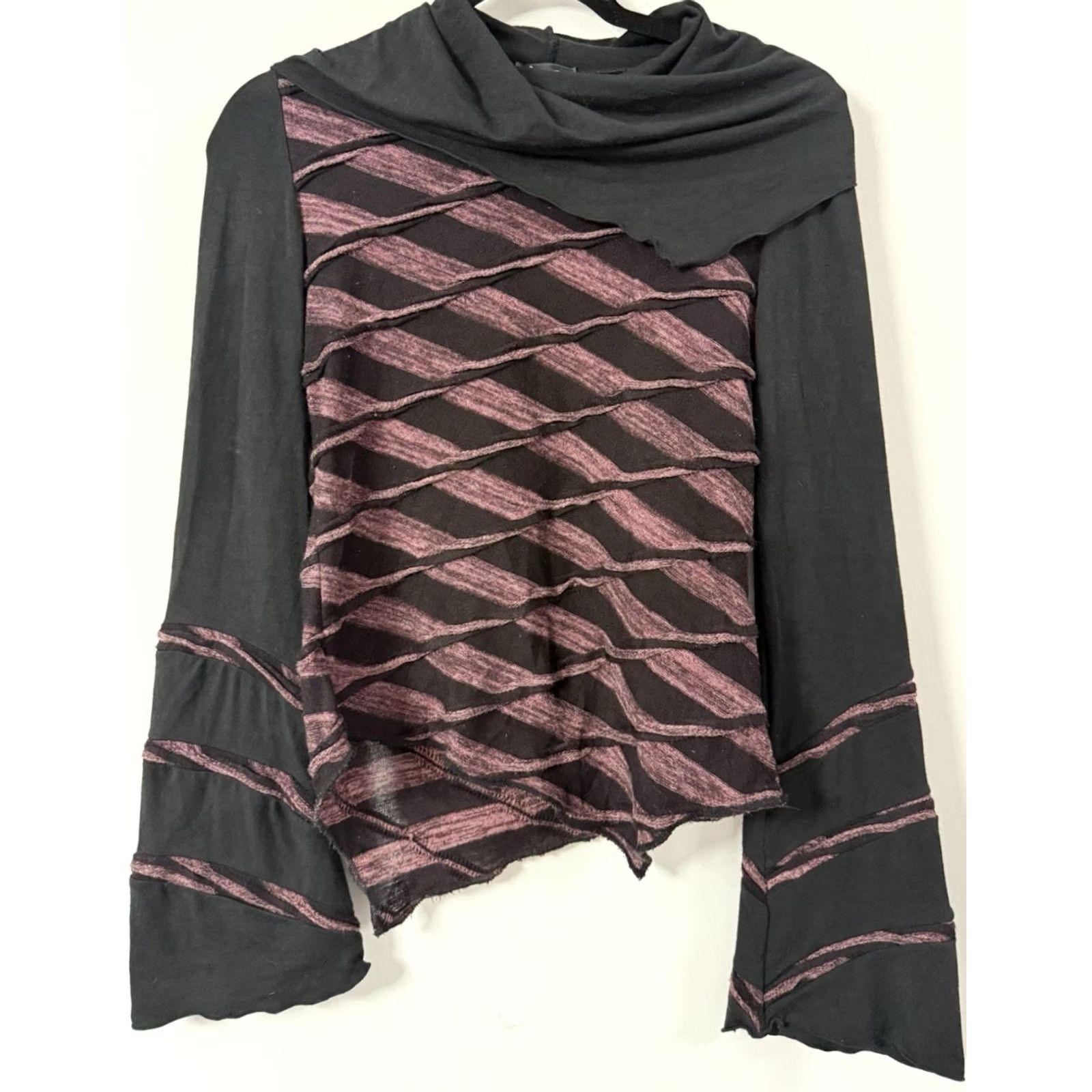 Bell Ipseity Black Pink Asymmetrical Bell Sleeve Knit Top Boho Festival XS Womens Size XS / US 0-2 / IT 36-38 - 2 Thumbnail