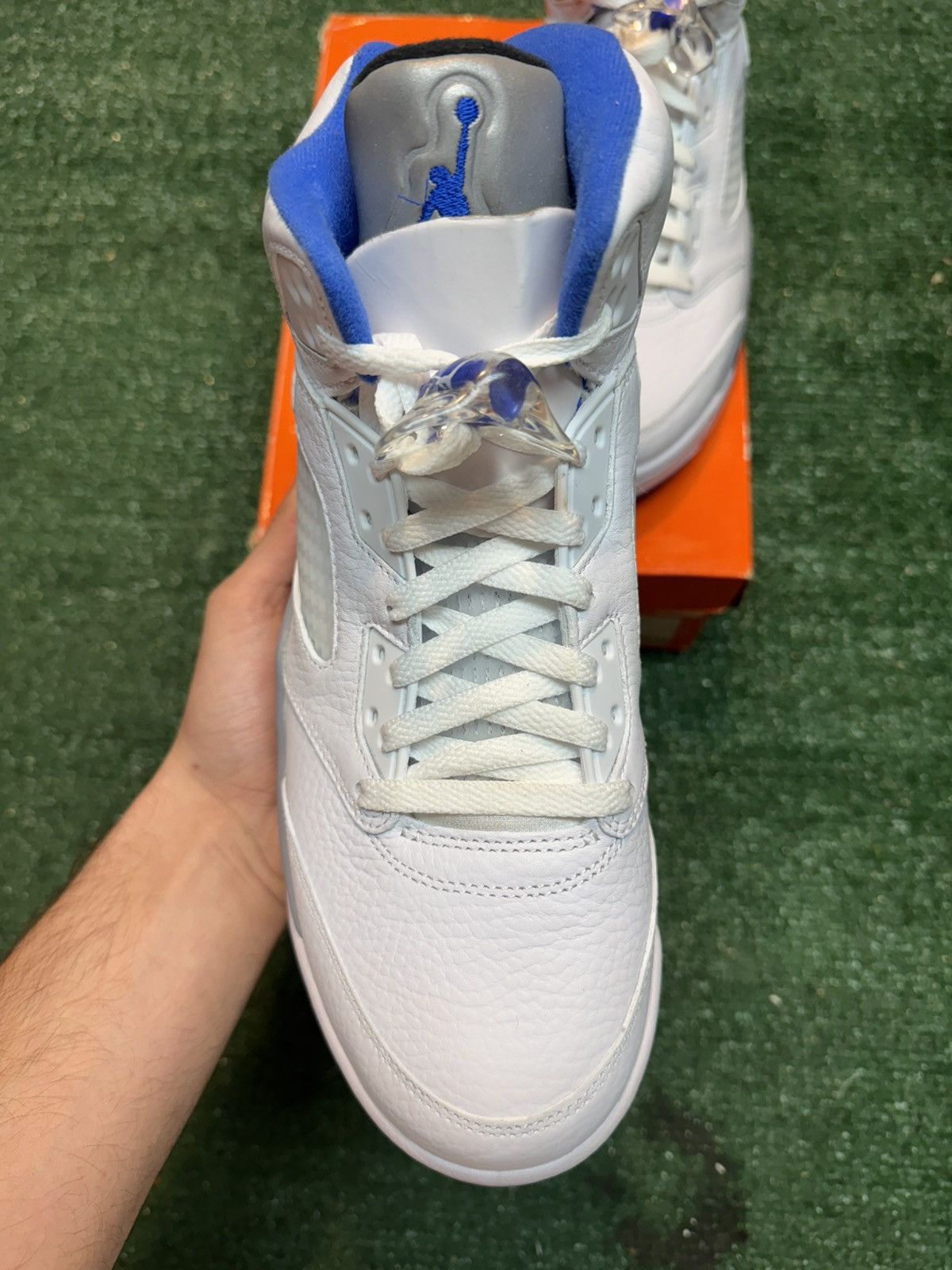 Jordan Brand Jordan Retro 5 White Stealth Size 10 Size US 10 / EU 43 - 2 Thumbnail