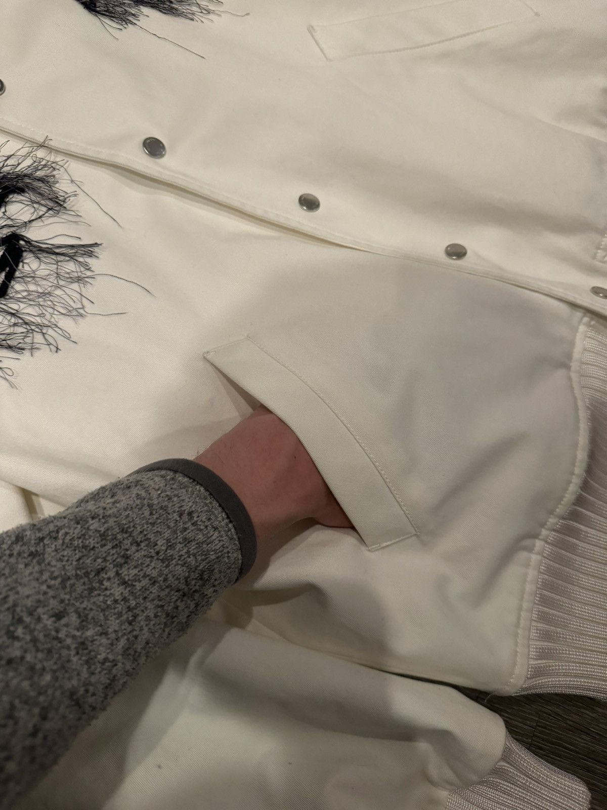 Off-White Off White Scorpion Embroidered The End 2017 Jacket White Size US L / EU 52-54 / 3 - 7 Thumbnail