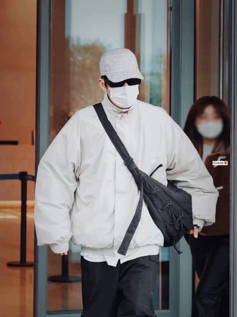 Balenciaga Balenciaga White padded jacket Size US M / EU 48-50 / 2 - 8 Thumbnail