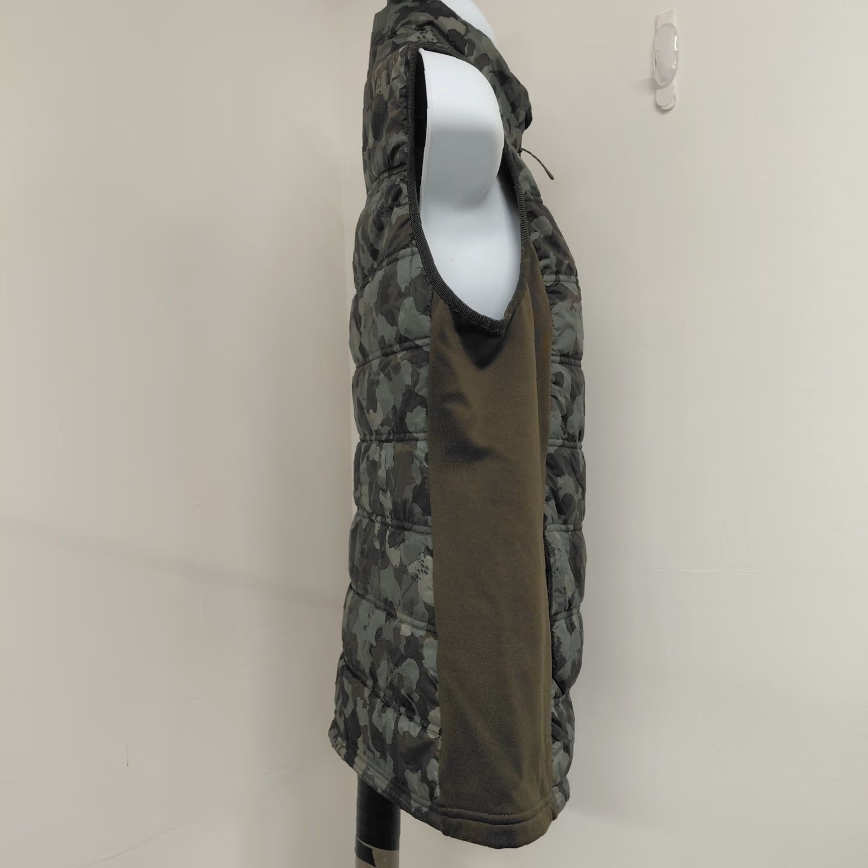 Avia Avia Vest Womens Size Medium(8/10) Zipper Hunting Green Camo Camouflage Quilted Size M / US 6-8 / IT 42-44 - 4 Thumbnail