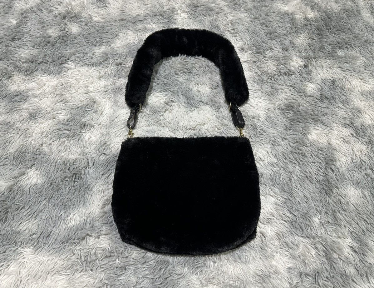 Ne-Net 🔥Y2K Ne-Net Faux Fur Shoulder Bag Crossbody Bag Size ONE SIZE - 1 Thumbnail