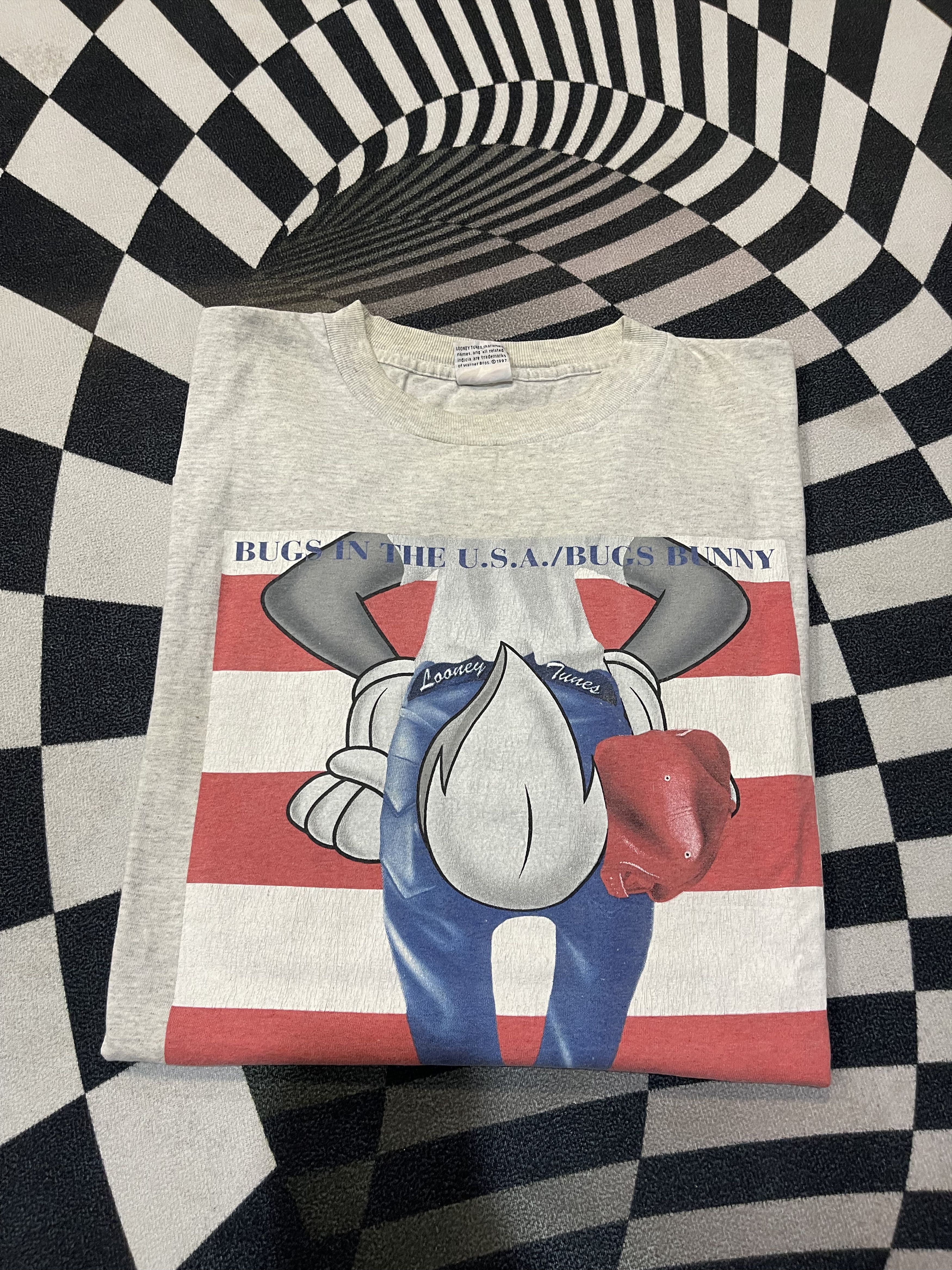 Warner Bros Vintage 1997 Bugs Bunny "Bugs in the USA" Looney Tunes Tee Size US XL / EU 56 / 4 - 1 Thumbnail