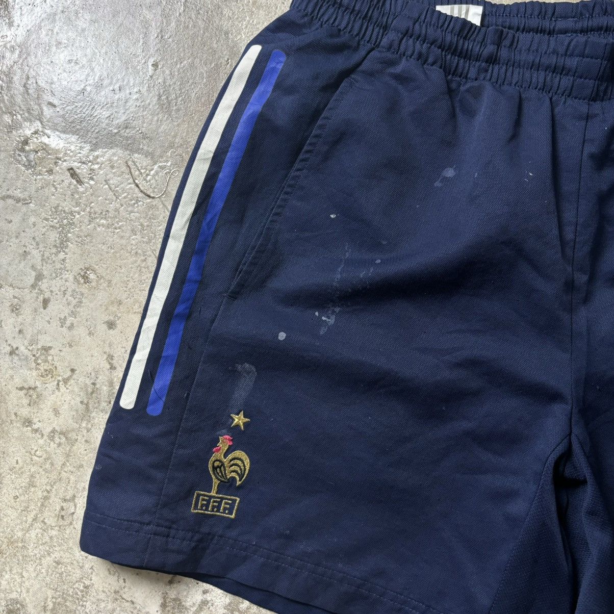 Adidas × Vintage VINTAGE ADIDAS FRANCE SHORTS Size US 34 / EU 50 - 2 Thumbnail