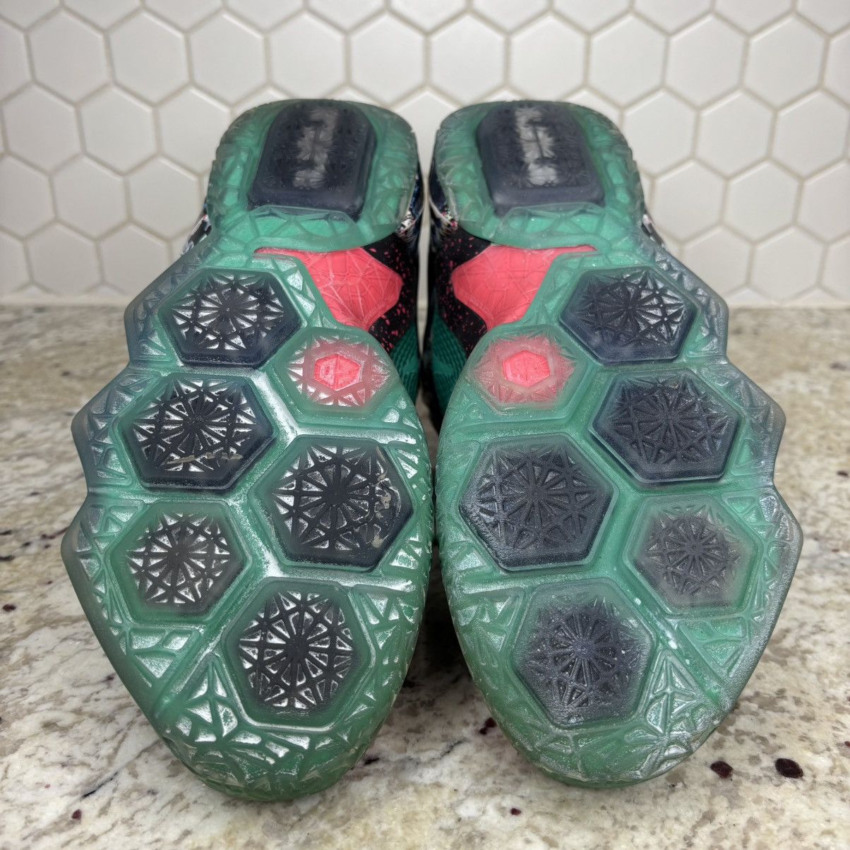 Nike Size 9 - Nike LeBron 12 Xmas Akron Birch Worn OG All Size US 9 / EU 42 - 18 Thumbnail