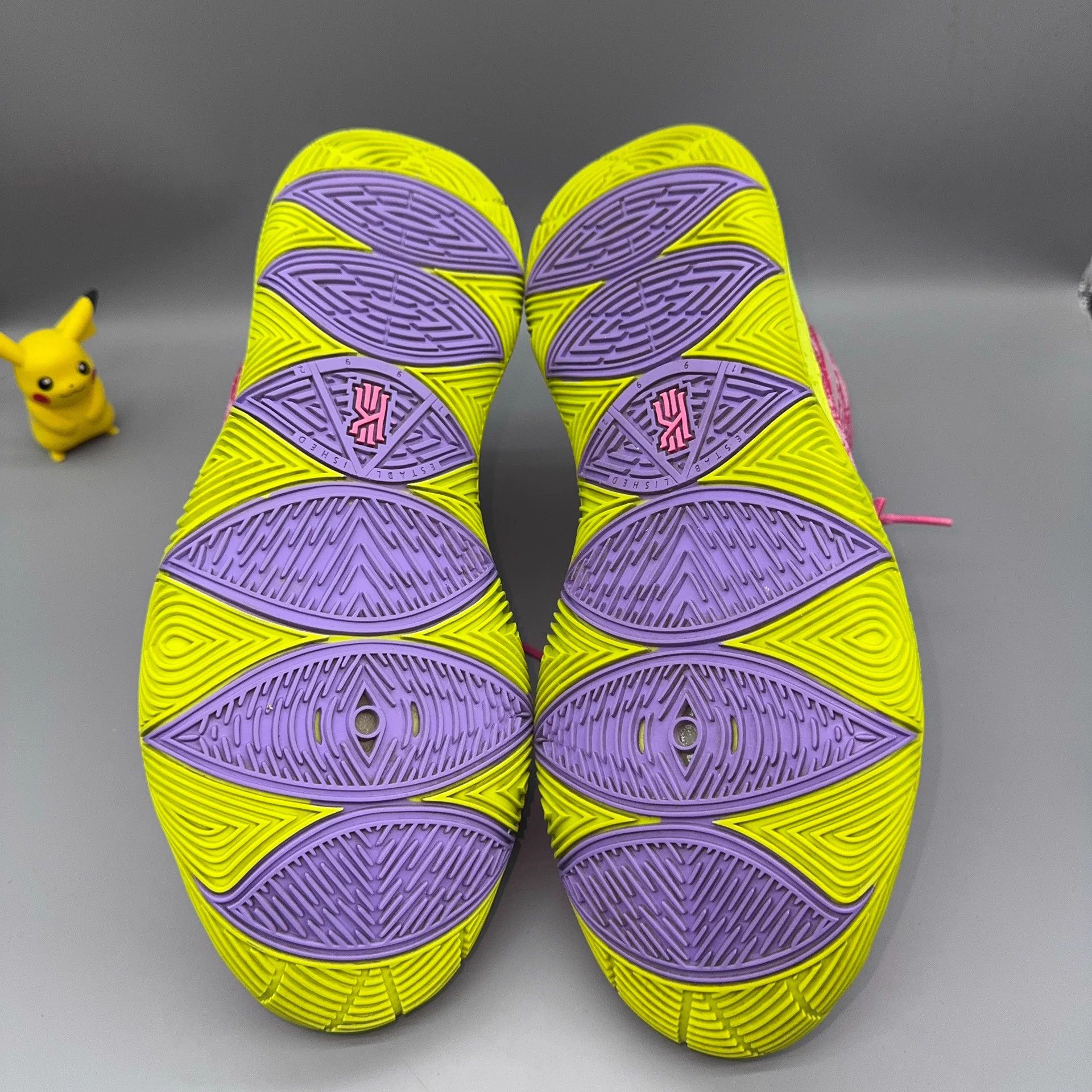 Nike Nike Kyrie 5 SpongeBob x Patrick Pink Like New Size US 11 / EU 44 - 4 Thumbnail