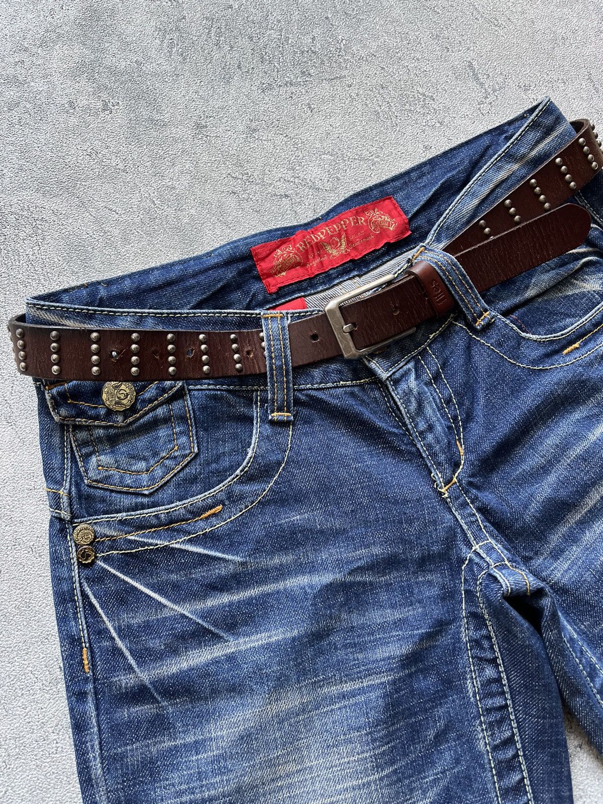 Tornado Mart 2000s RED PEPPER BUCKLE BACK FADED FLARE JEAN Size US 31 - 4 Thumbnail