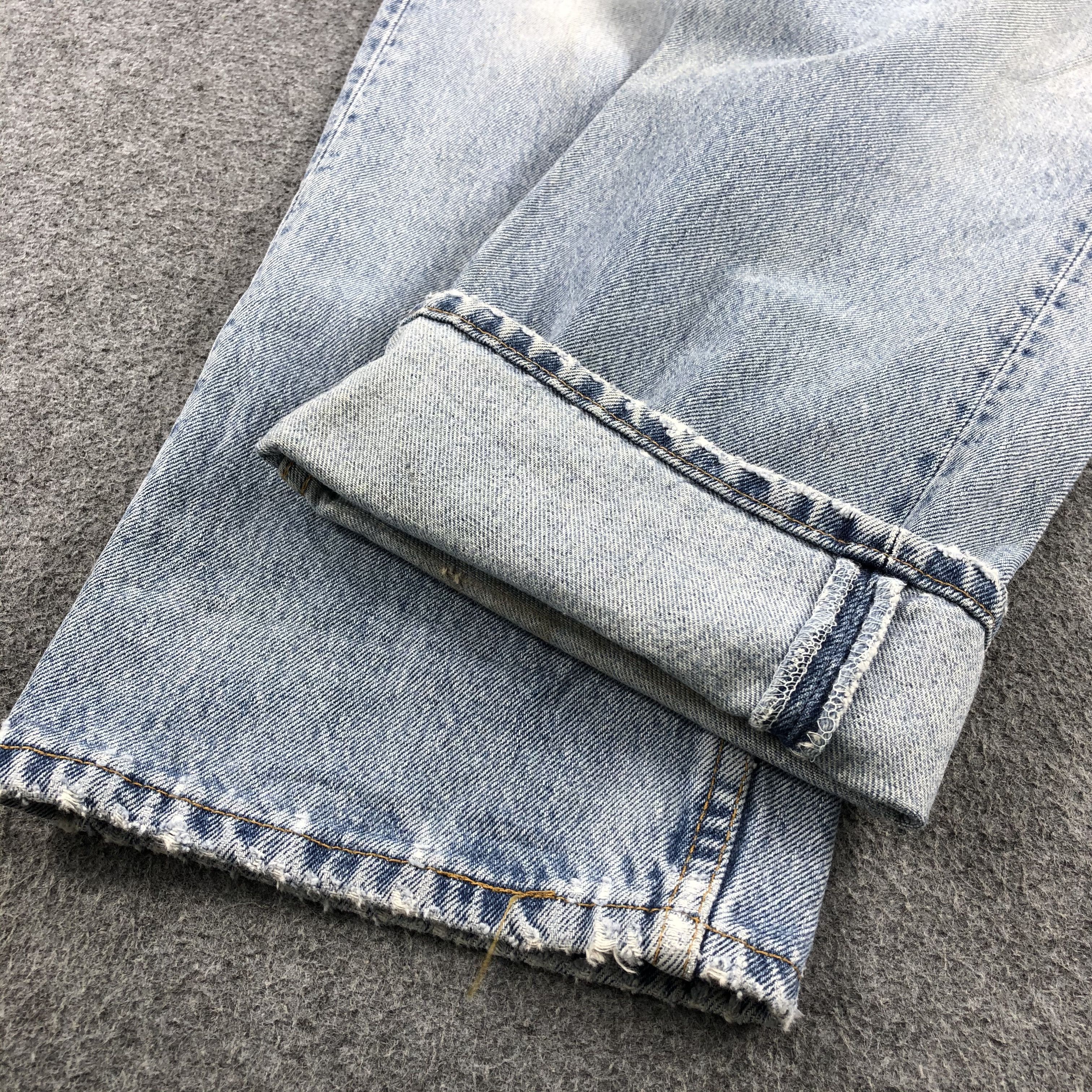 Levi's Vintage 90s Light Wash Levis 501 Jeans-JM1350 Size US 35 - 8 Thumbnail