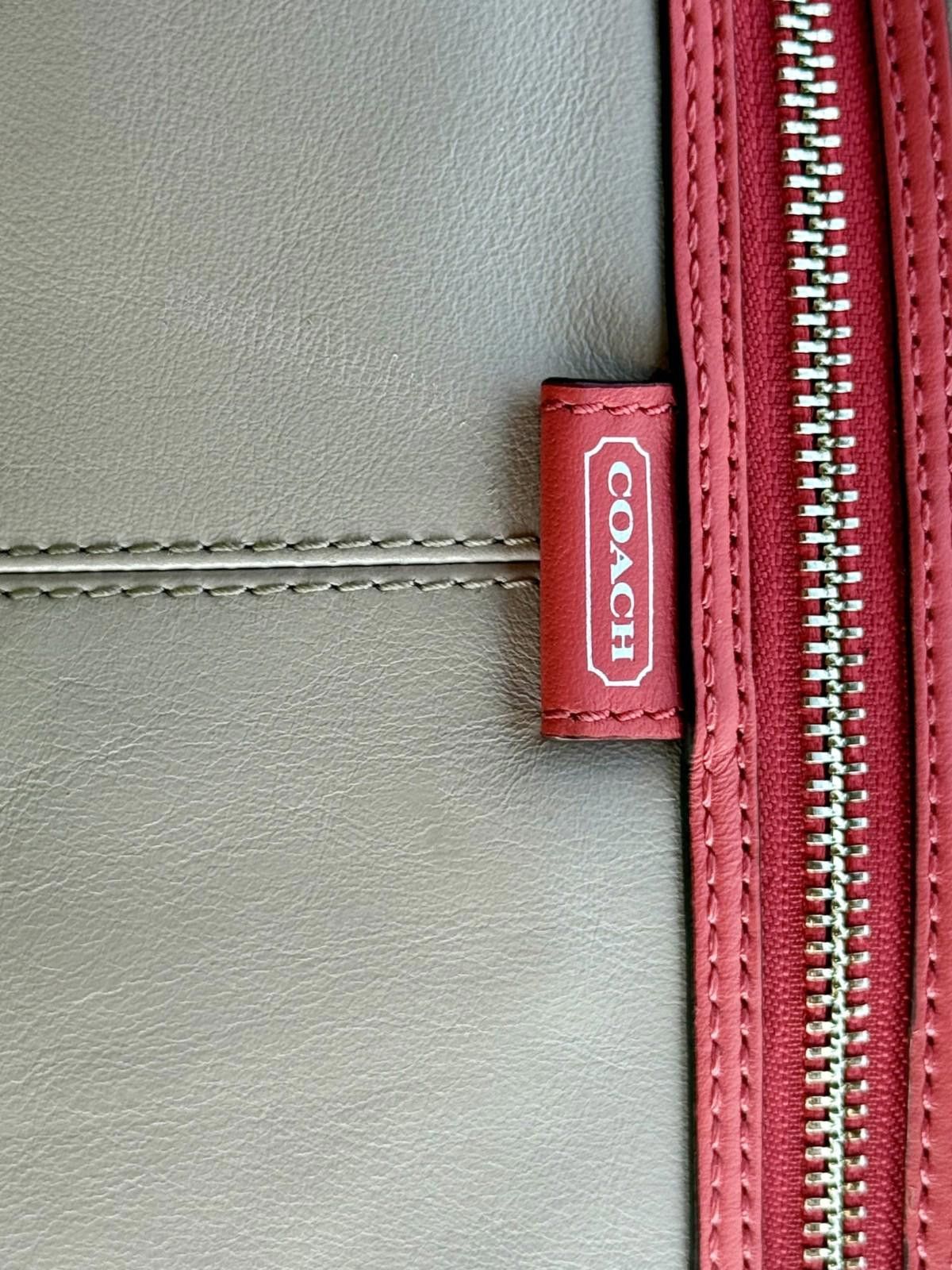 Coach Leather Crossbody Messenger iPad eReader w Adjustable Strap Size ONE SIZE - 3 Thumbnail
