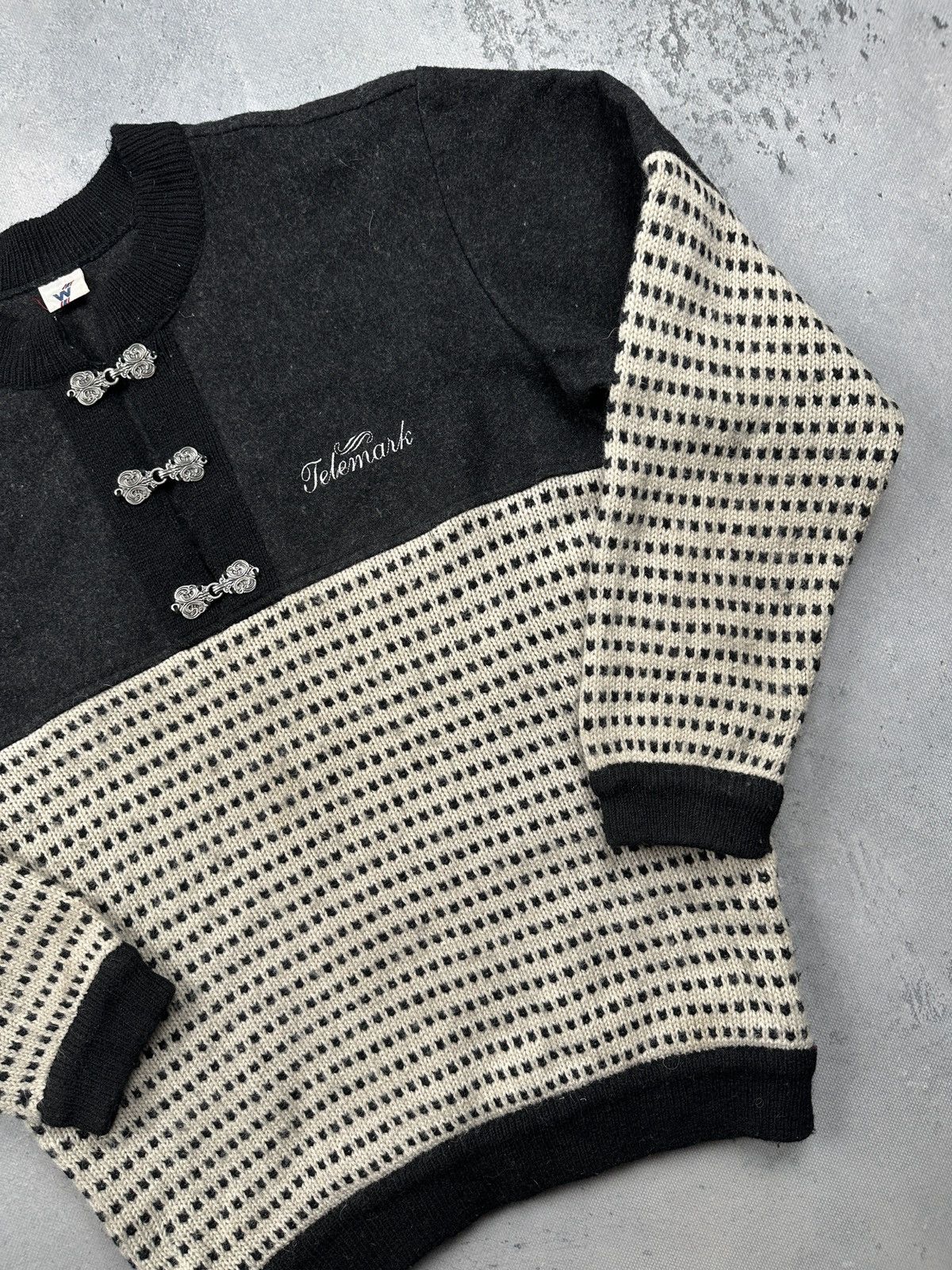 Dale Of Norway Vintage Norwegian Telemark Wool Knit Sweater Toggle Buttons Size US L / EU 52-54 / 3 - 3 Thumbnail