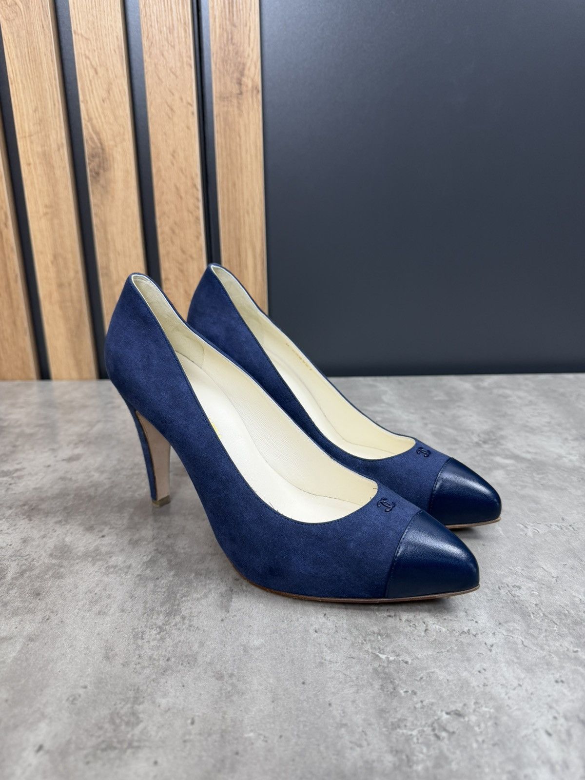 Chanel Chanel CC Blue Suede Cap Toe Heels Pumps Size 38 C Size US 8 / IT 38 - 4 Thumbnail
