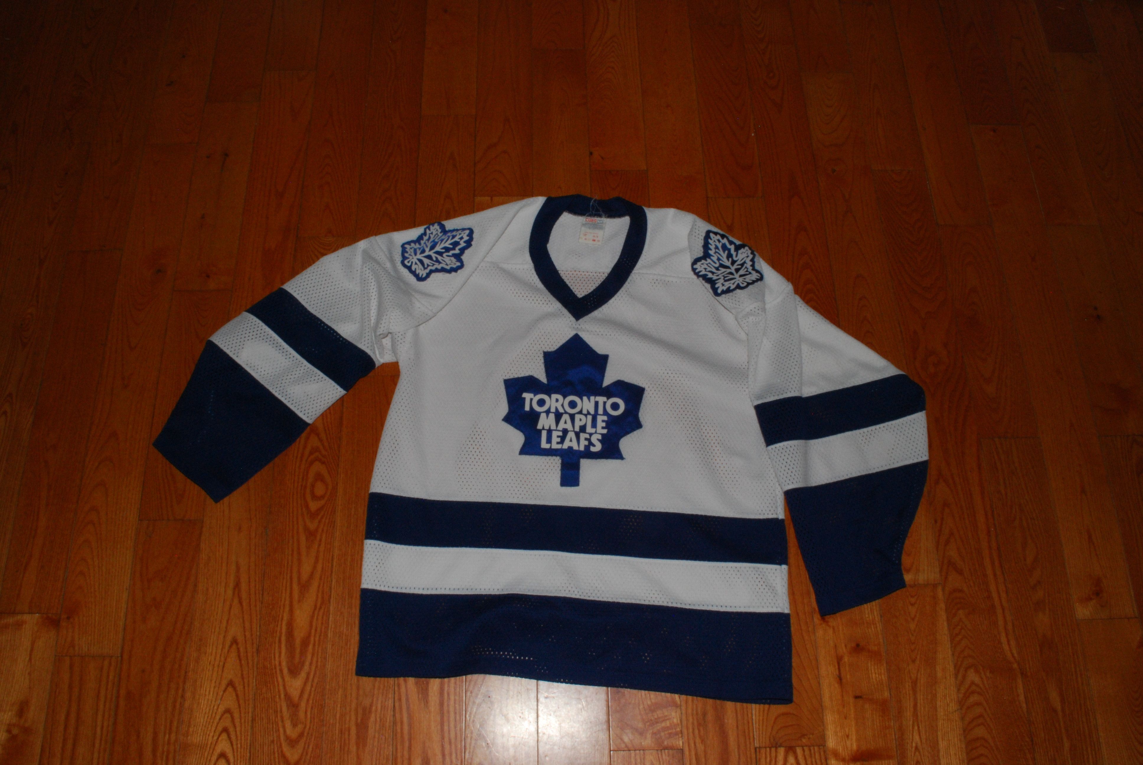 Ccm Vintage Toronto Maple Leafs Mesh Hockey Jersey by CCM Size US M / EU 48-50 / 2 - 3 Thumbnail