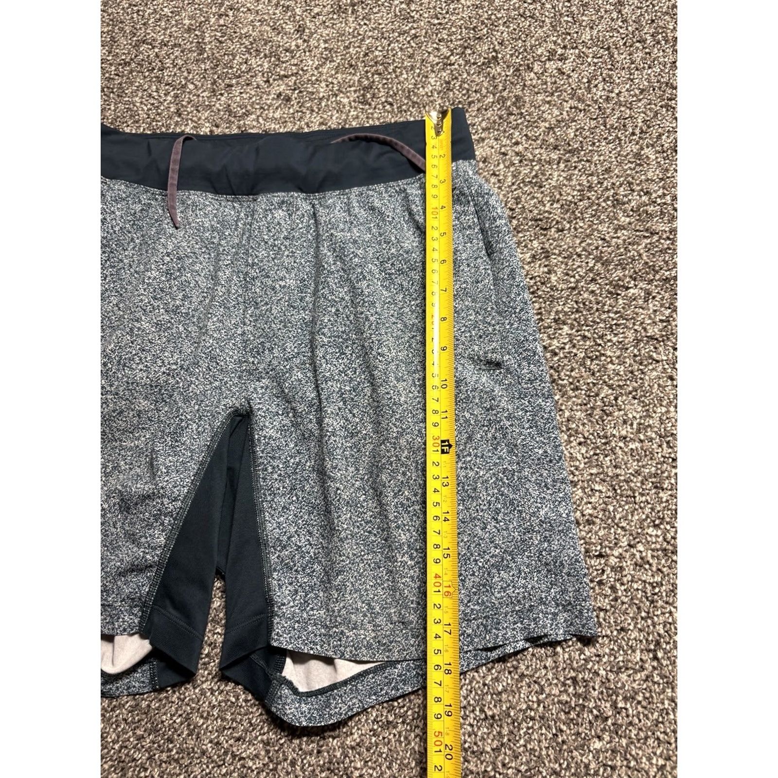 Lululemon Lululemon T.H.E Short Linerless Shorts Mens Medium Green Speckle LM7901S - Used - Slight Stains Size US 31 - 4 Thumbnail