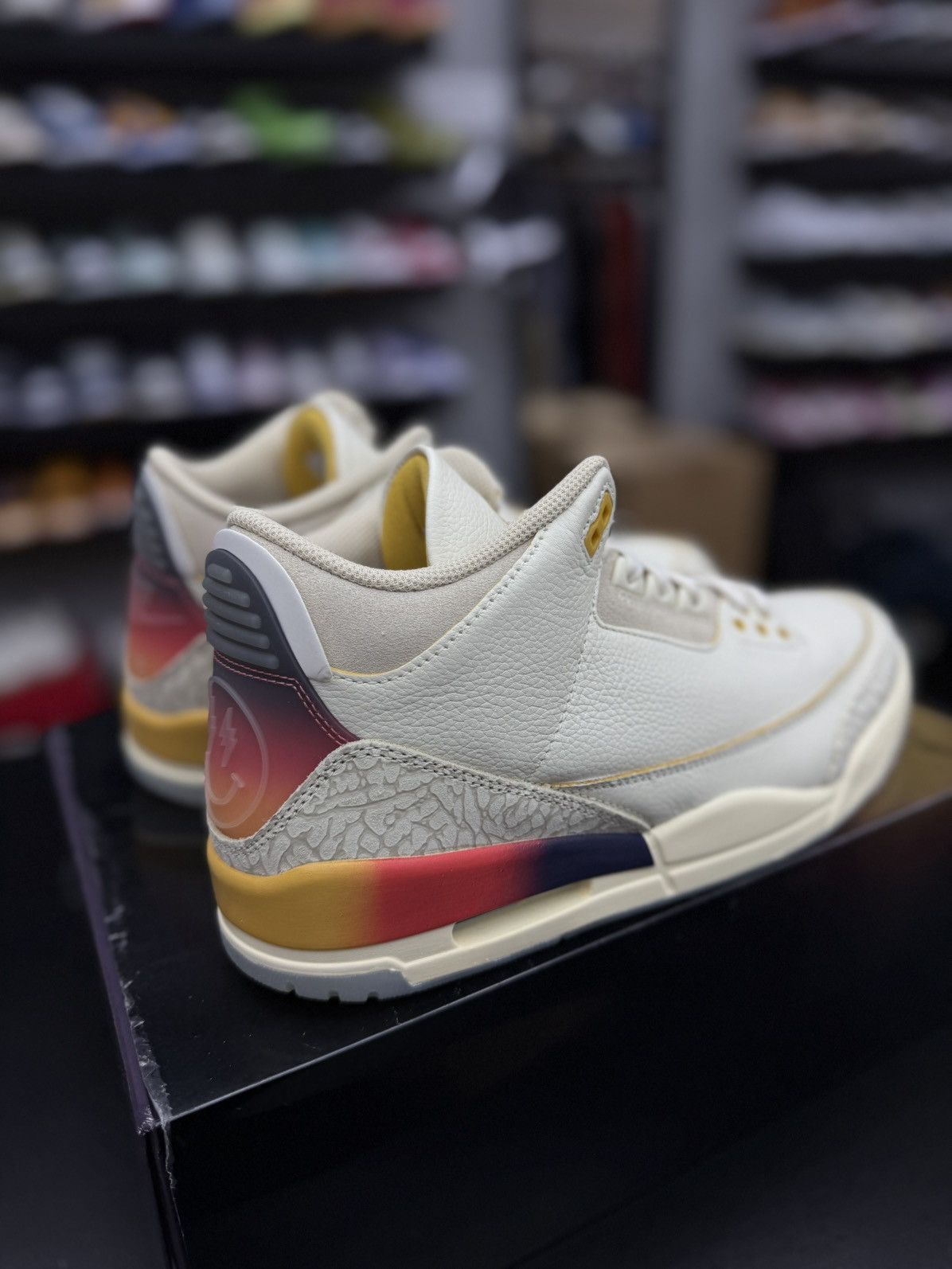 Jordan Brand Jordan 3 J Balvin Sunset (FN0344-901) Size 10 (NEW) Size US 10 / EU 43 - 3 Thumbnail