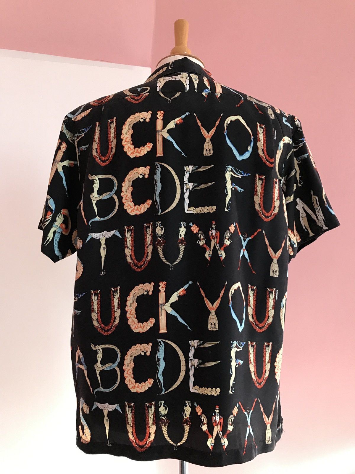 Supreme SS18 Supreme x Erté Art Déco Alphabet Silk Camp Collar Shirt Size US L / EU 52-54 / 3 - 3 Thumbnail