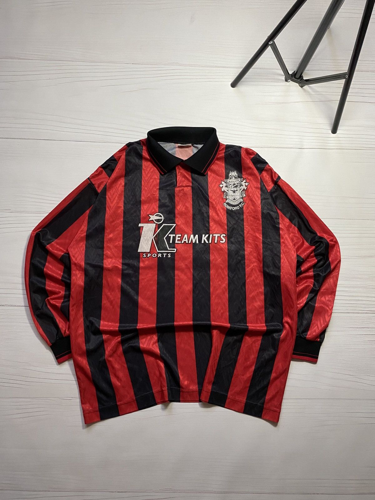 Vintage Vintage Romford F.C. Home Shirt 1992–95 #10 Match Worn Size US XL / EU 56 / 4 - 1 Thumbnail