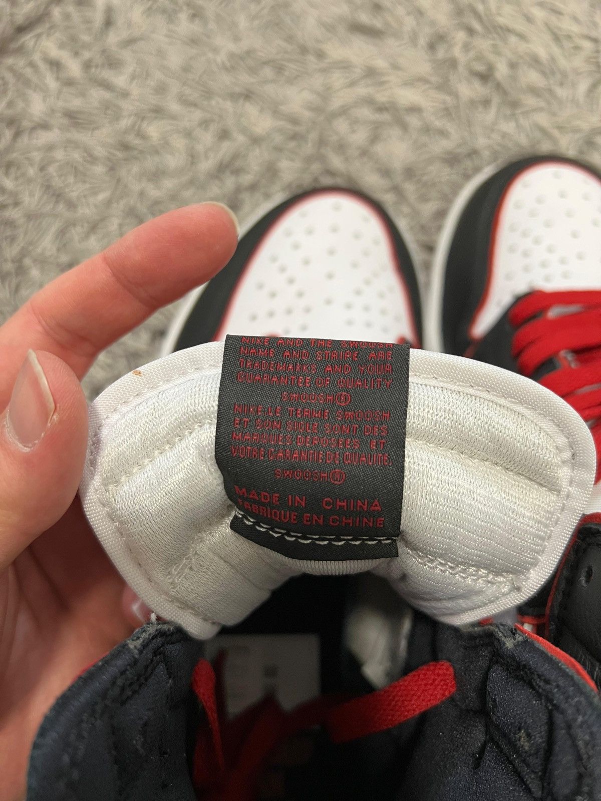 Nike Jordan 1 retro high Bloodline Size US 9 / EU 42 - 11 Thumbnail