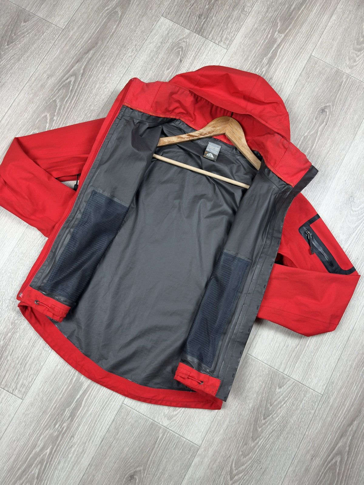 Nike ACG Vintage Nike ACG Gore-Tex Jacket Size S Size S / US 4 / IT 40 - 4 Thumbnail