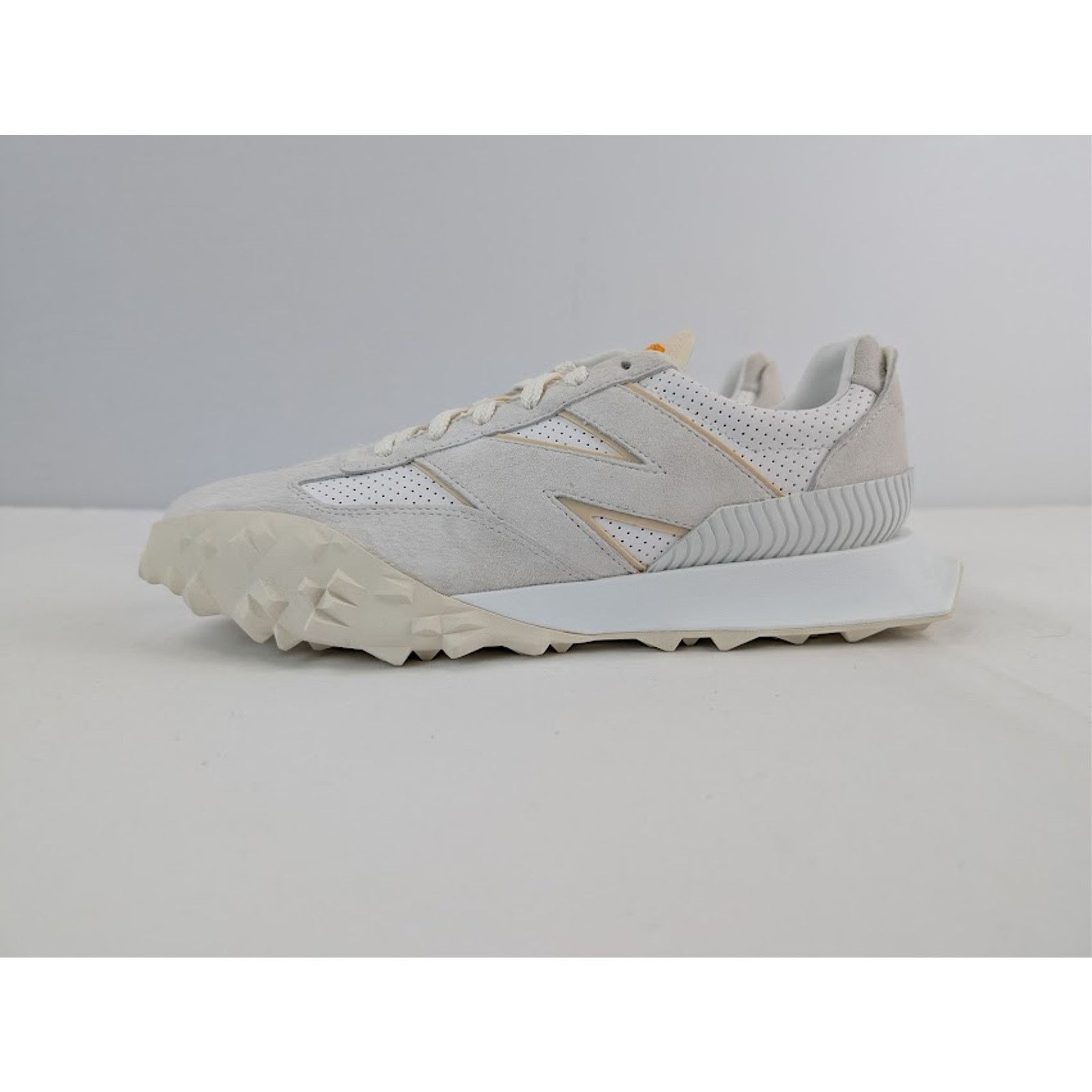 Casablanca × New Balance o1rshd1 Q:2 / XC-72 Sneakers Marshmallow / Brilliant White Size US 11 / EU 44 - 10 Thumbnail