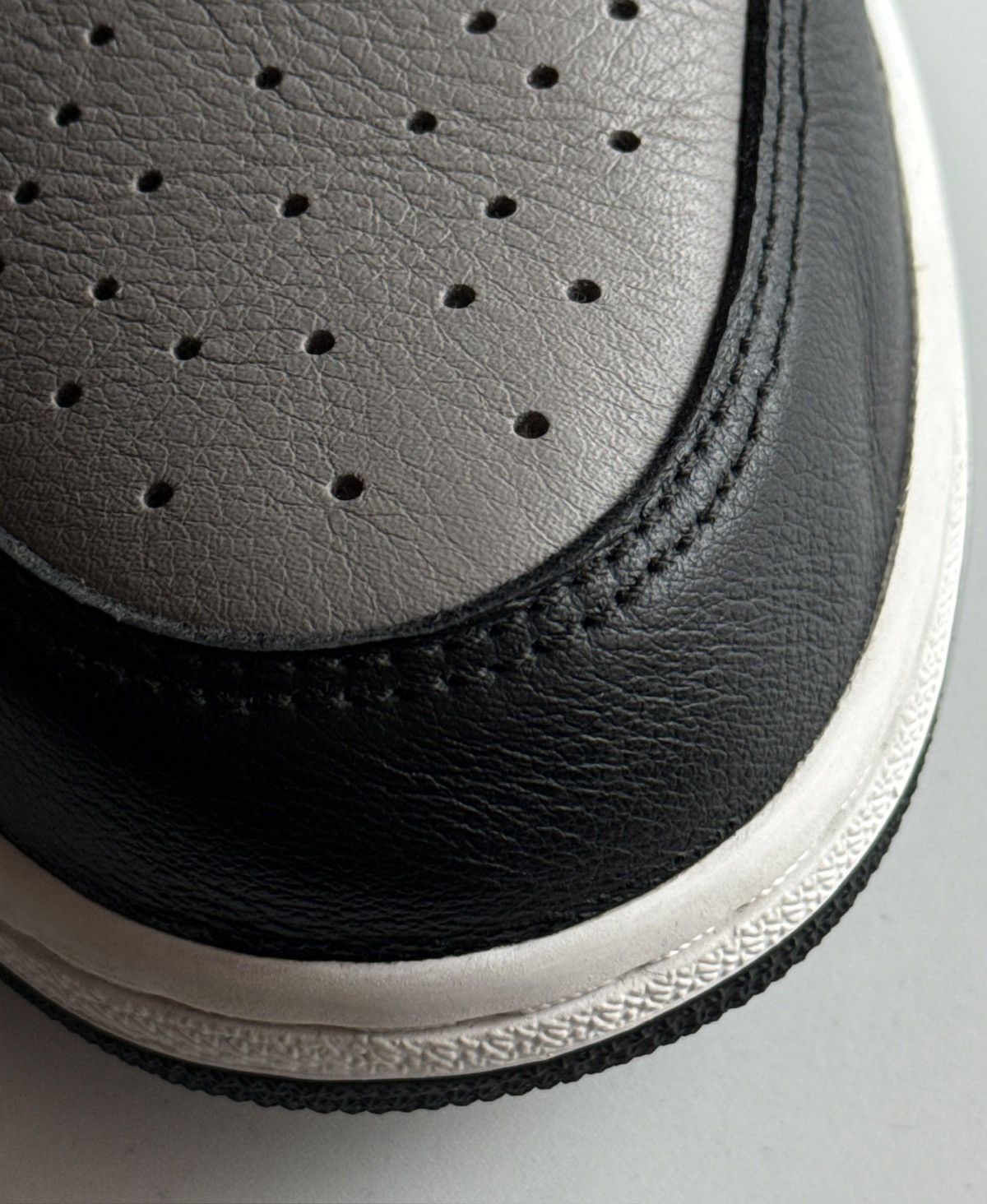 Jordan Brand Air Jordan 1 Retro High OG Shadow (2018) Size US 13 / EU 46 - 5 Thumbnail