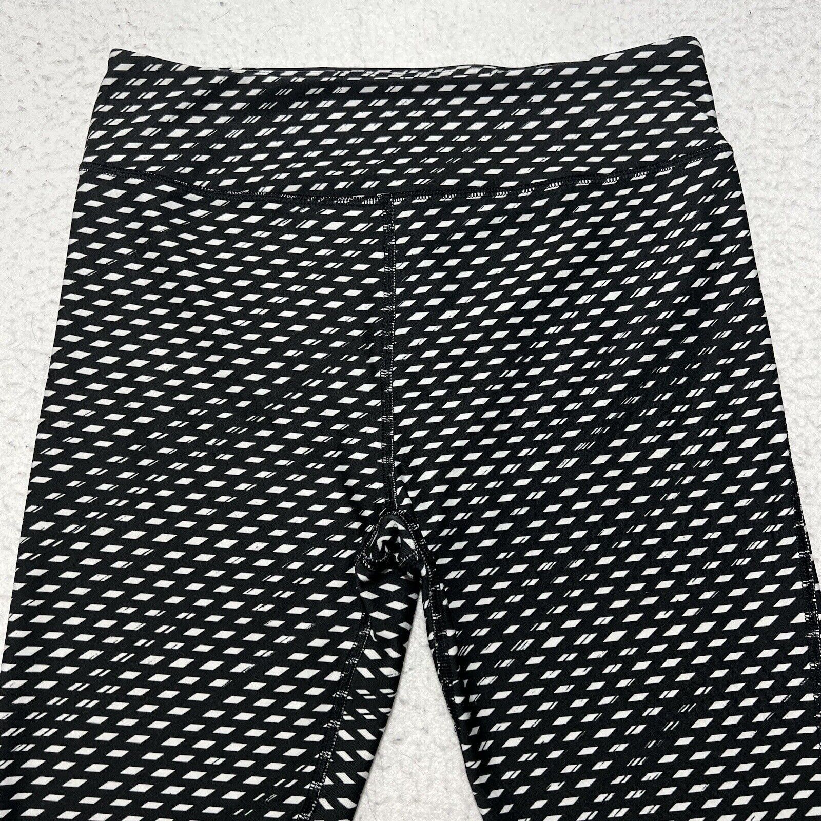 Under Armour Under Armour Medium Compression Capri Leggings Black White Size 30" / US 8 / IT 44 - 2 Thumbnail