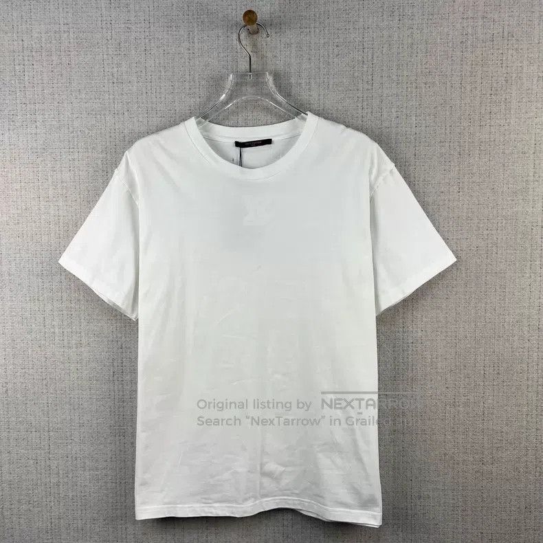 Louis Vuitton Louis Vuitton Solid embossed logo crewneck short sleeves Size US XL / EU 56 / 4 - 1 Thumbnail