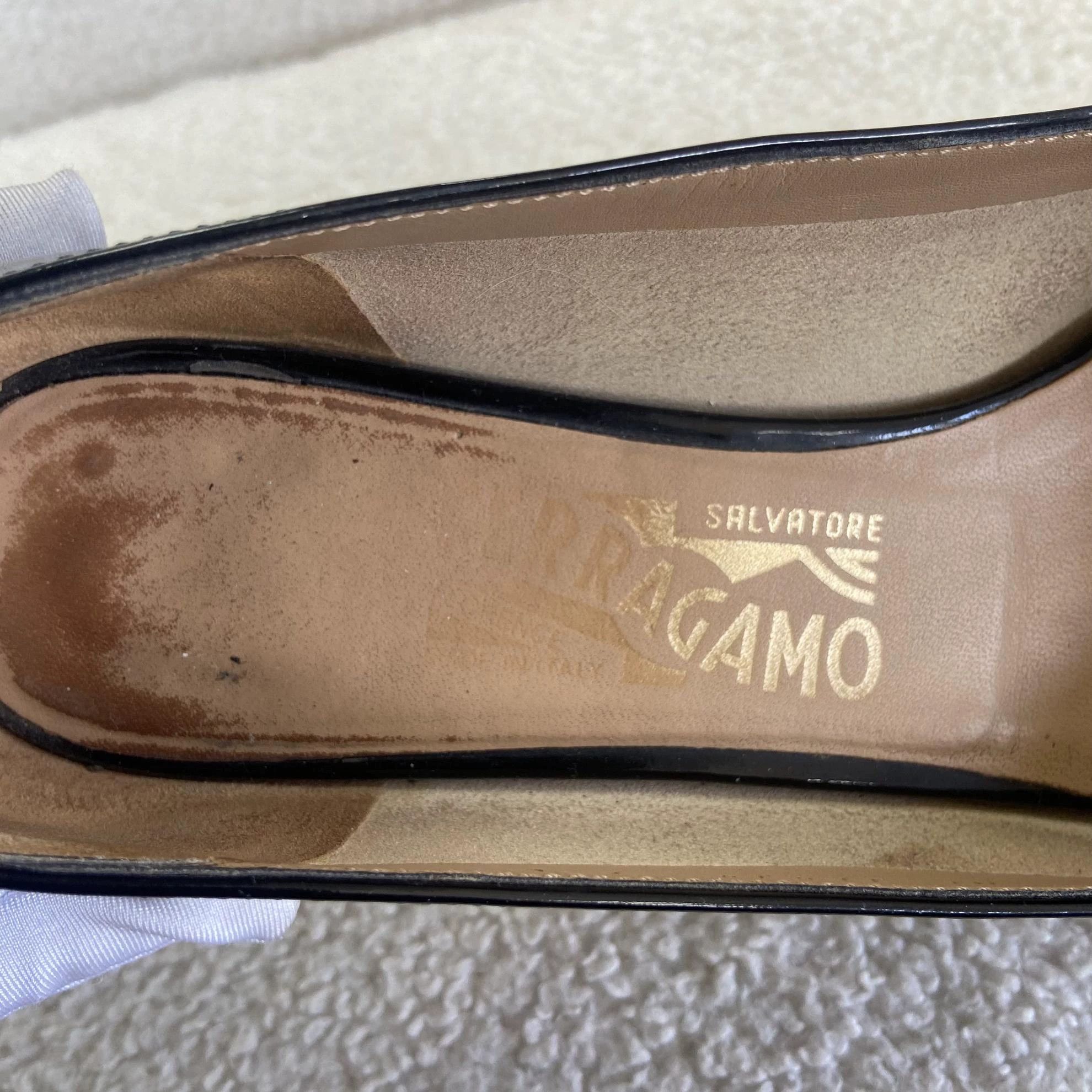 Salvatore Ferragamo Ferragamo Black Patent Leather Low-Heel Shoes 37 8014 Size US 6.5 / IT 36.5 - 7 Thumbnail