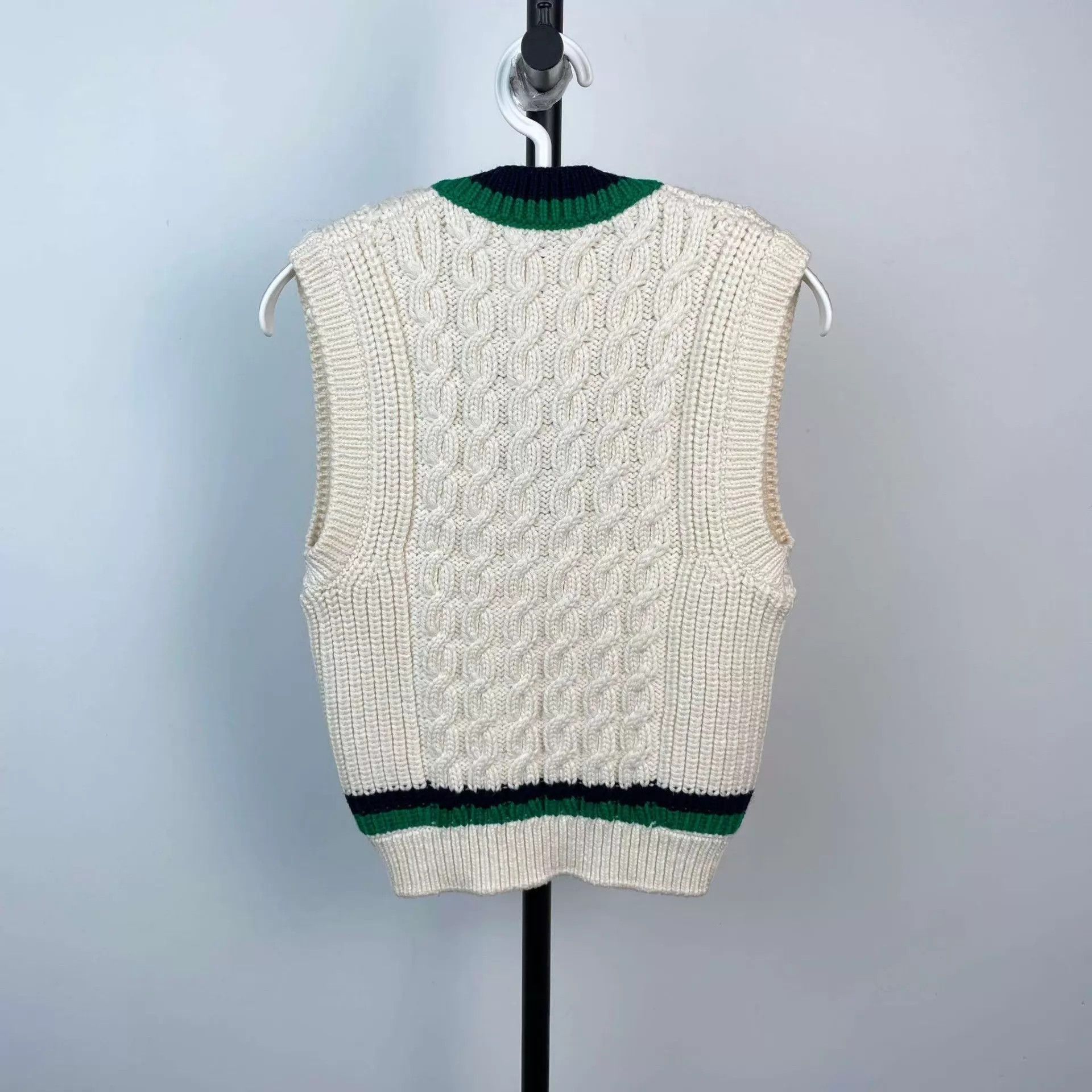 Miu Miu MIU MIU 96 New Sleeveless White Sweater 40 22 Size S / US 4 / IT 40 - 2 Thumbnail