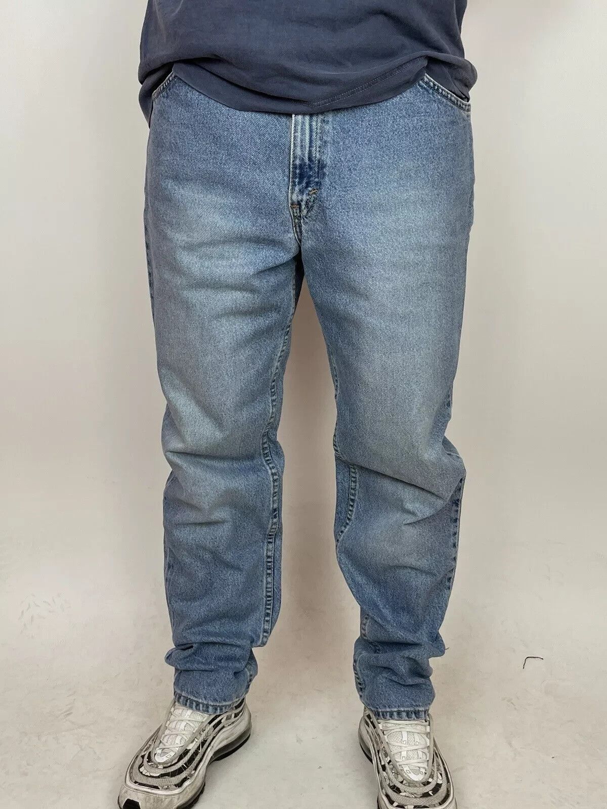 Levi's Vintage 1990s Levi’s 950 Men Jeans Tapered Leg Made in USA Size US 28 / EU 44 - 1 Thumbnail