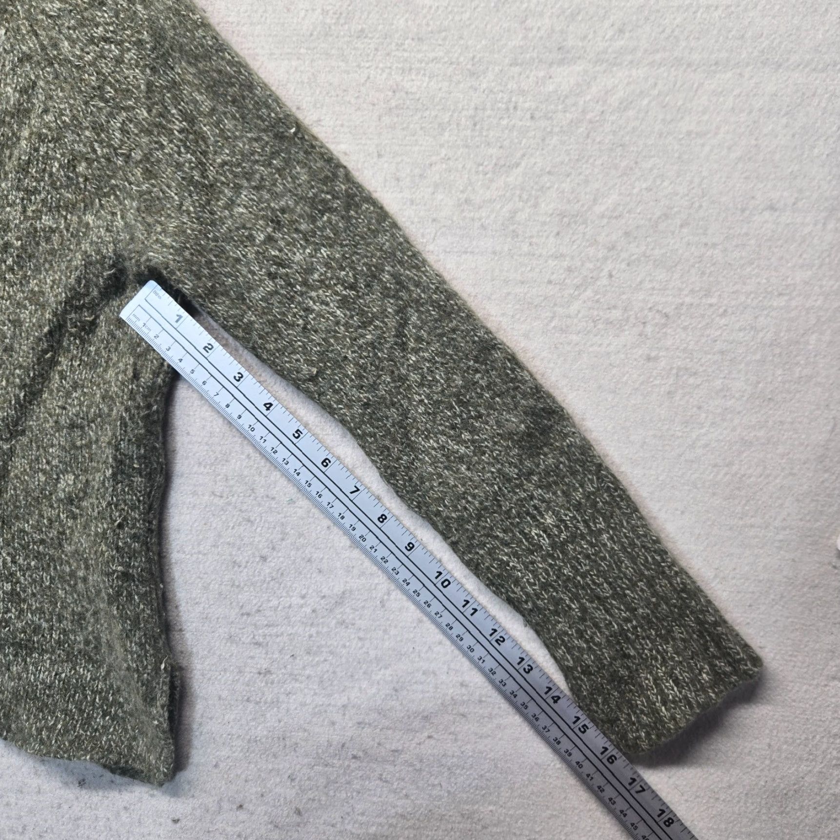 Old Navy Vintage Old Navy Women's Gray Cable-Knit Mock Neck Sweater L Winter Casual Size L / US 10 / IT 46 - 4 Thumbnail