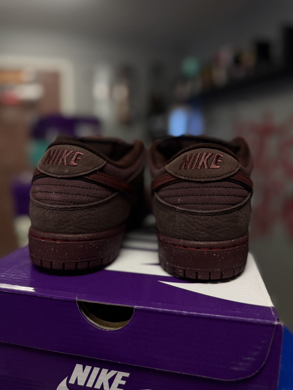 Nike Nike Dunk Low SB Burgundy Crush City Of Love 10.5 (NEW) Size US 10.5 / EU 43-44 - 6 Thumbnail