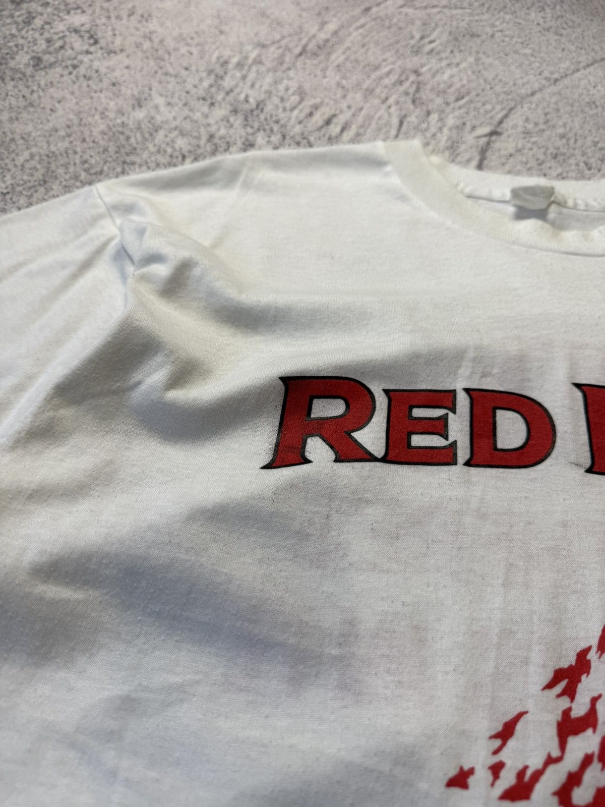 Vintage Vintage Red Rock Tee IT'S NOT RED AND THERE'S NO ROCKS IN IT Size US L / EU 52-54 / 3 - 12 Thumbnail