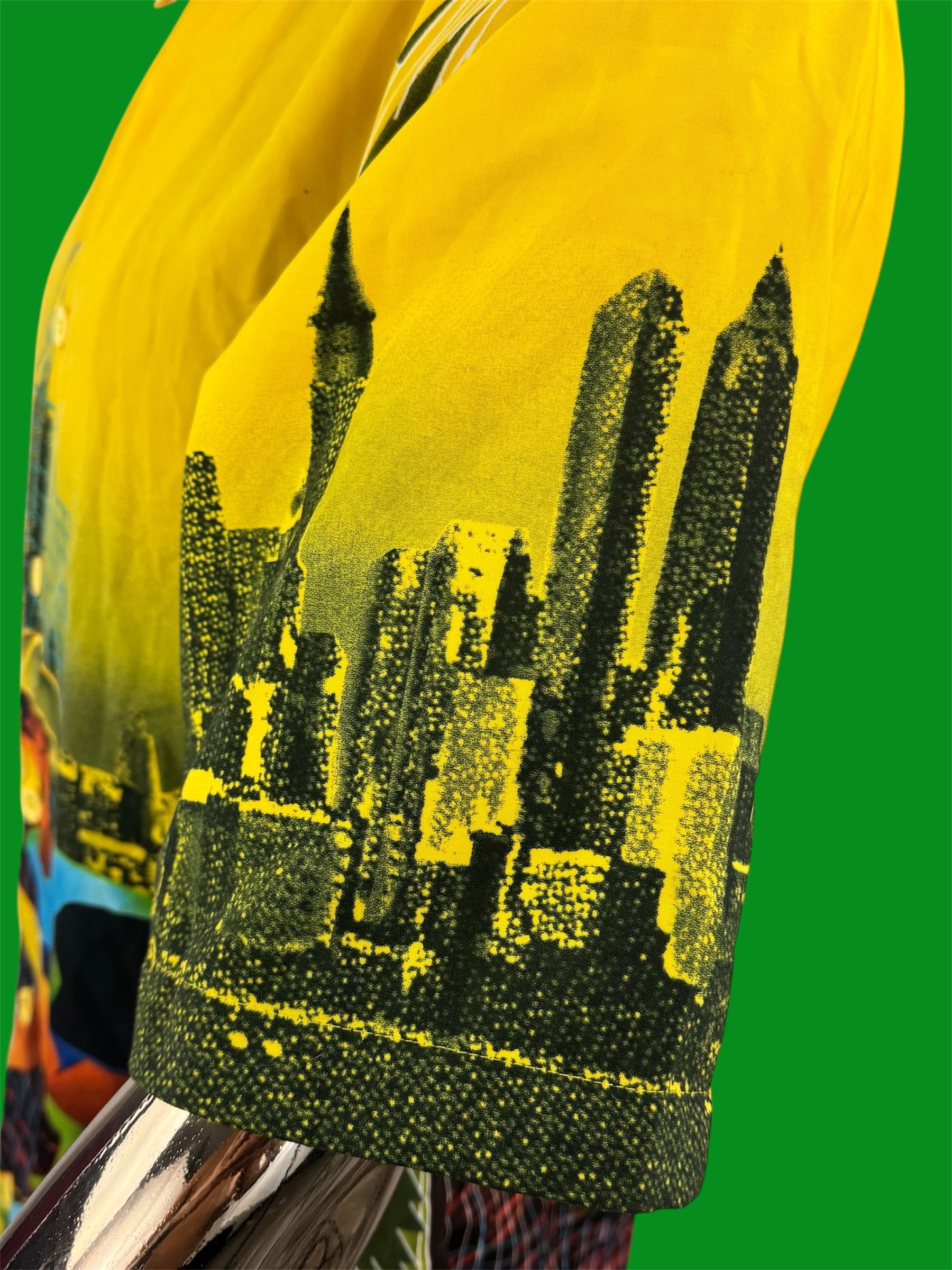 City Hunter VTG Y2K City Hunter Original Collection NYC Skyline Graphic Size US L / EU 52-54 / 3 - 6 Thumbnail