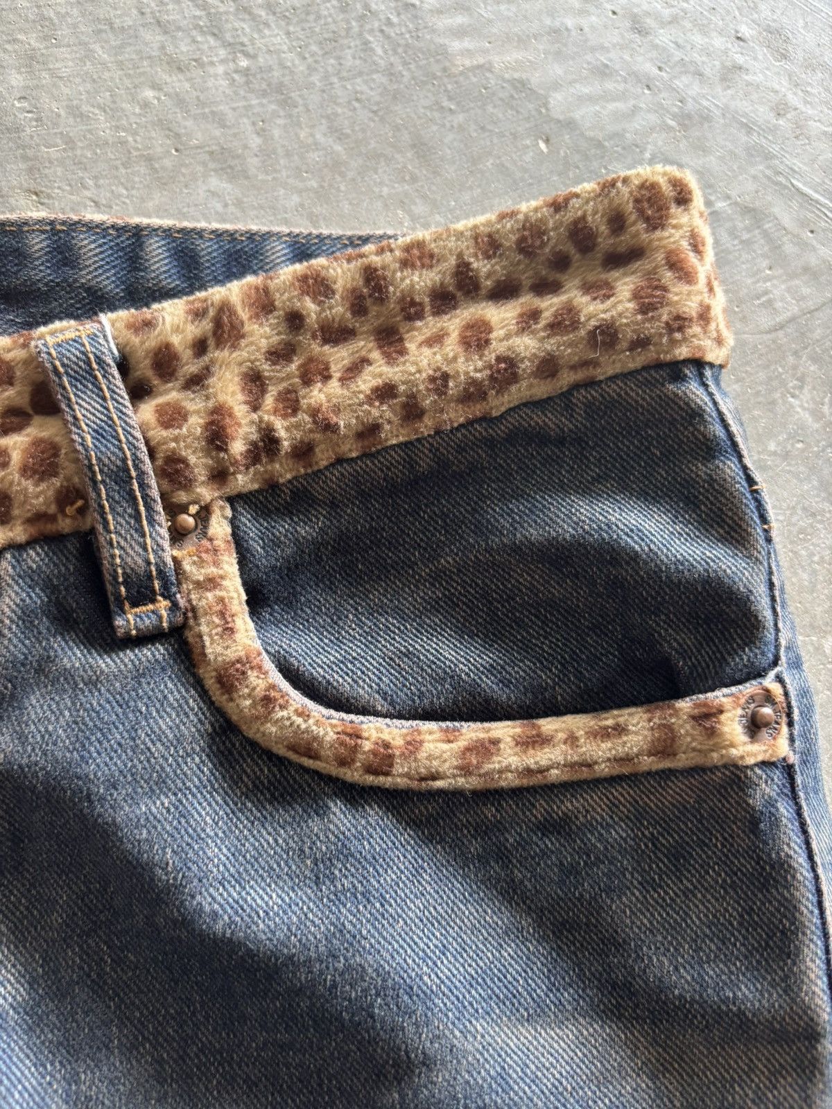 Hysteric Glamour vintage seal kay flared jeans cheetah leopard design rusty Size 26" / US 2 / IT 38 - 8 Thumbnail