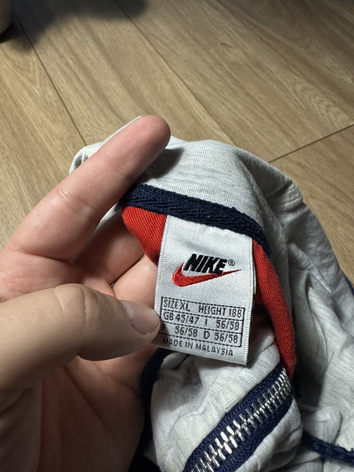 Nike Nike Big Swoosh Vintage Label y2k Streetwear Basic Hoodie Size US XL / EU 56 / 4 - 6 Thumbnail