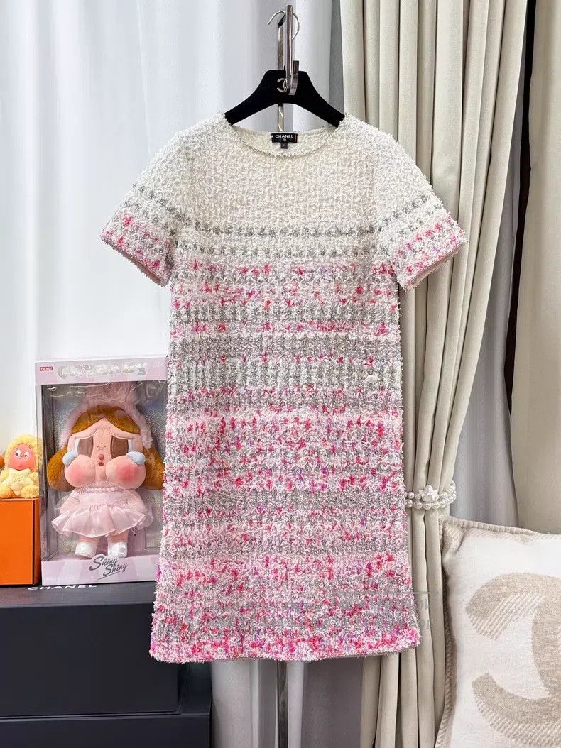 Chanel Chanel Jacquad gradient shiny silk woven short-sleeved dre Size XXS / US 00 / IT 34 - 1 Thumbnail