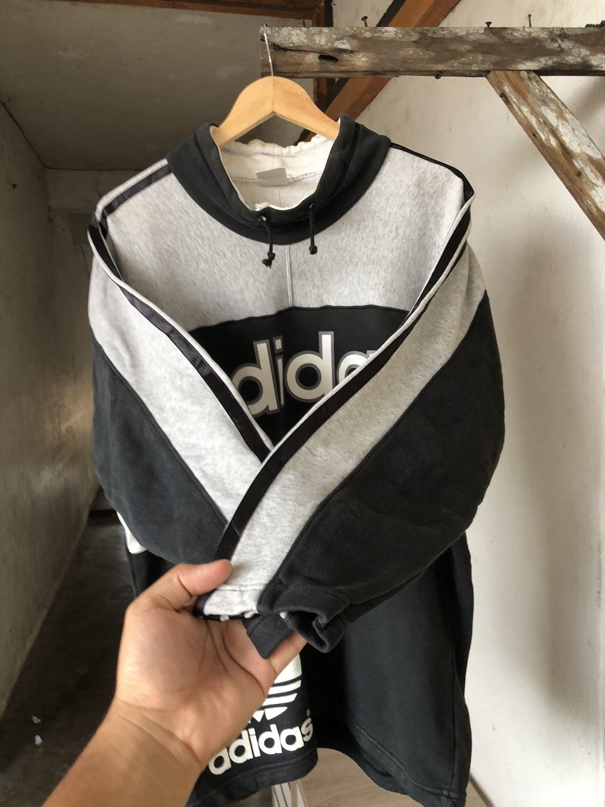 Adidas Vintage 90s Adidas Big Logo Sweater Japan Made Size US L / EU 52-54 / 3 - 10 Thumbnail