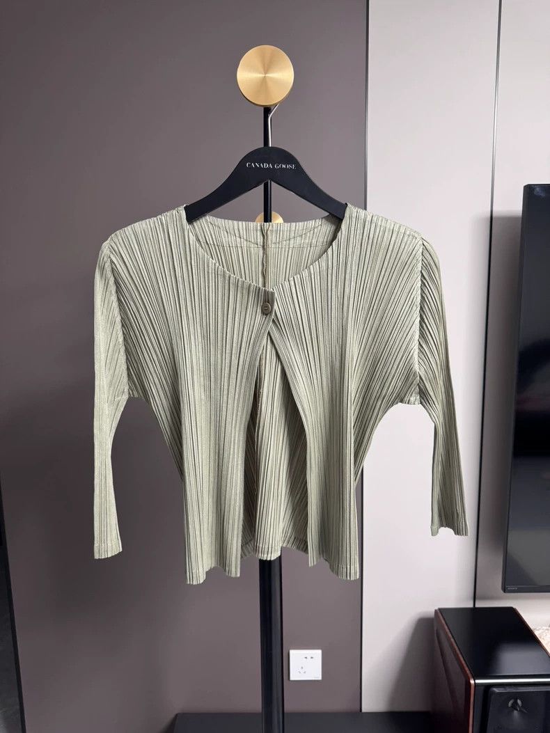 Issey Miyake issey miyake size:3 Green cardigan Size XXS / US 00 / IT 34 - 1 Thumbnail