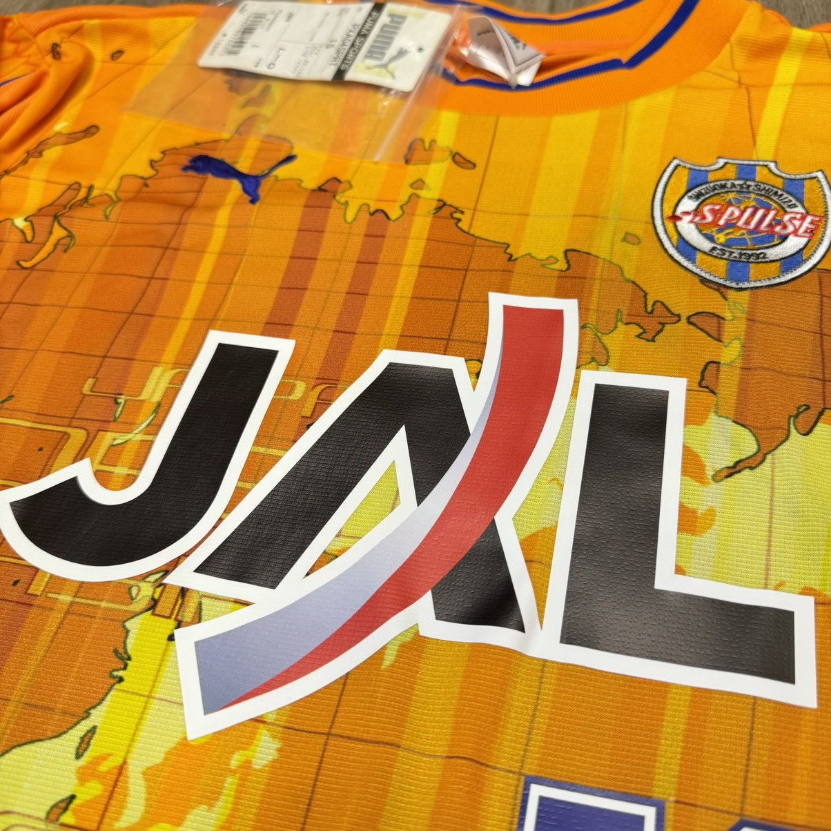 Other Shimizu S-pulse 03/04 home shirt #19 Ahn (bnwt) Size US L / EU 52-54 / 3 - 6 Thumbnail