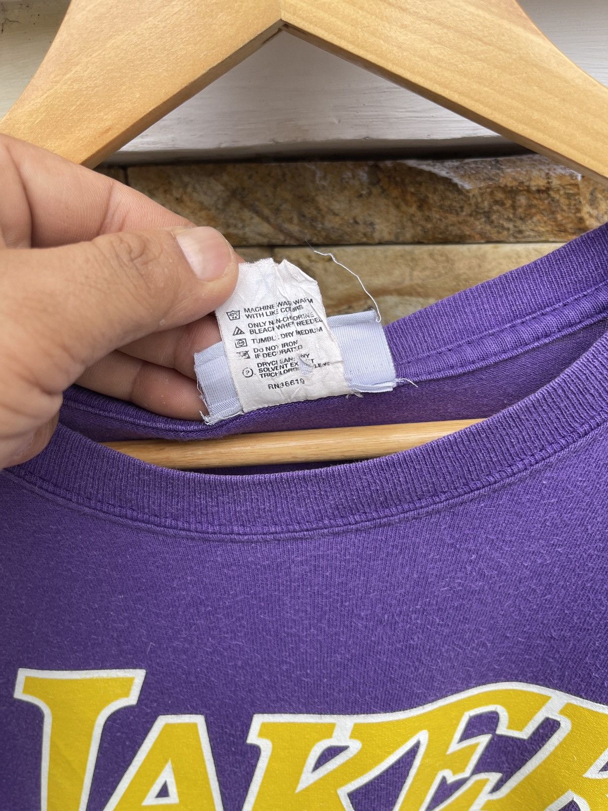 NBA Last Drop🔥Rare🔥Vintage LAKERS Nba 24 BRYANT T-Shirt Size US L / EU 52-54 / 3 - 8 Thumbnail