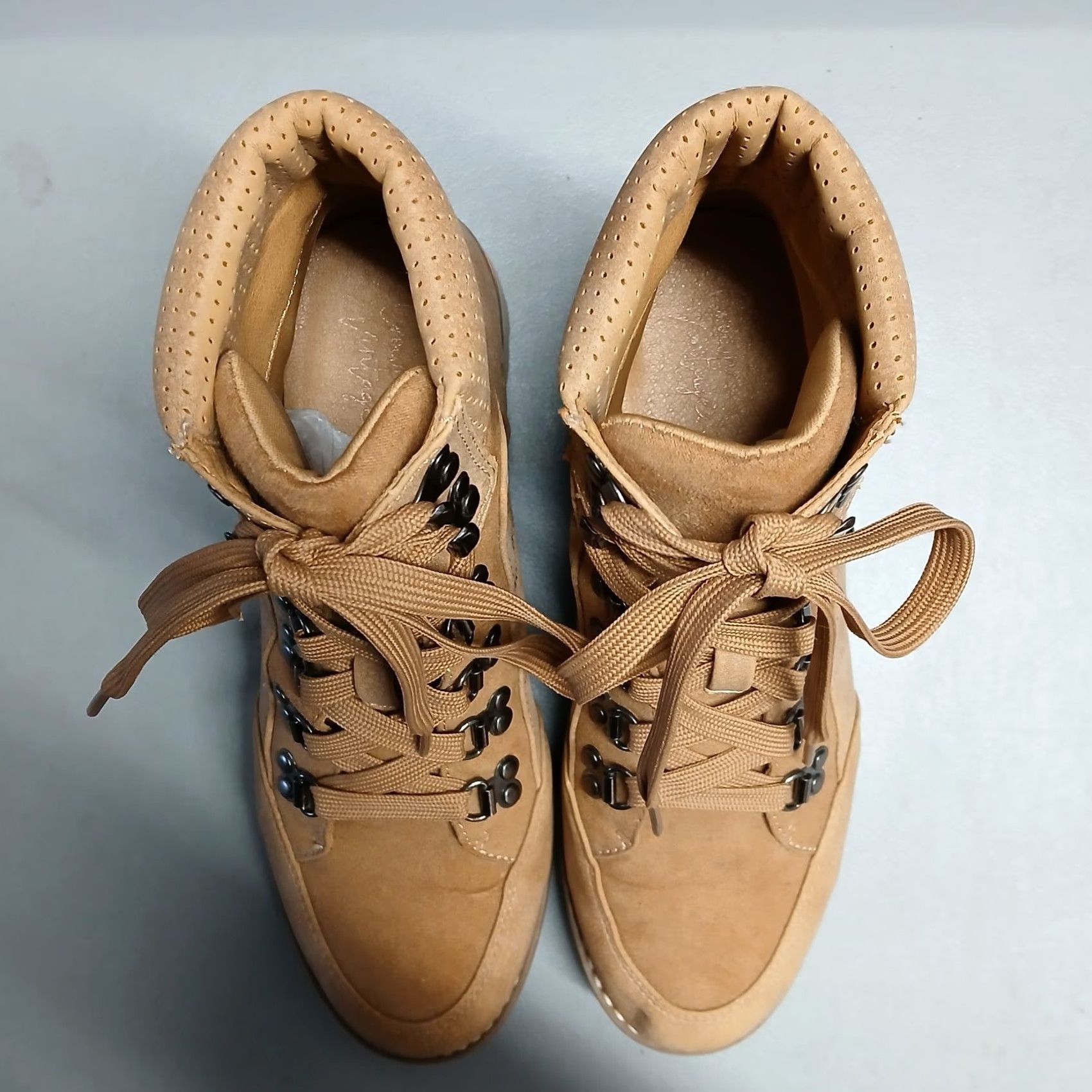 Vintage Crown Vintage Ankle Boots Womens US 7M Brown Hiking Lug Sole Round Toe Lace Up Boots Womens Size 7 Pre-owned Crown Vintage, Black Sticker 8 Size US 7 / IT 37 - 6 Thumbnail
