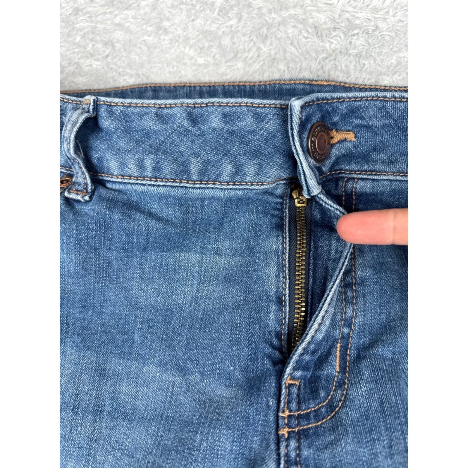 Vintage Maurices Jeans Womens 16W Capri Blue Denim Distressed Raw Hem Cotton 36x23 Size 38" / US 16 / IT 52 - 5 Thumbnail