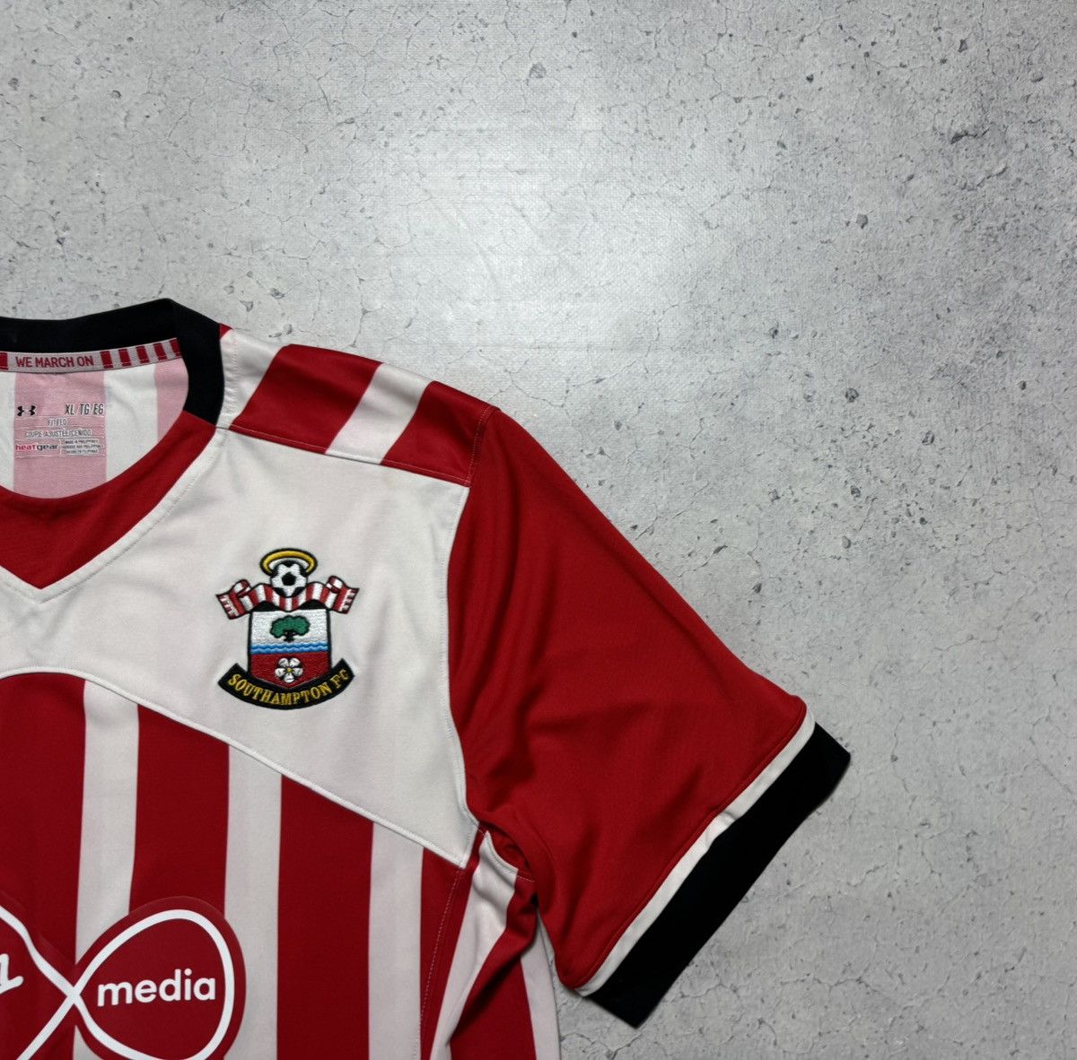 Under Armour Under Armour FC Southampton 2016/2017 Vintage Soccer Jersey Size US XL / EU 56 / 4 - 2 Thumbnail