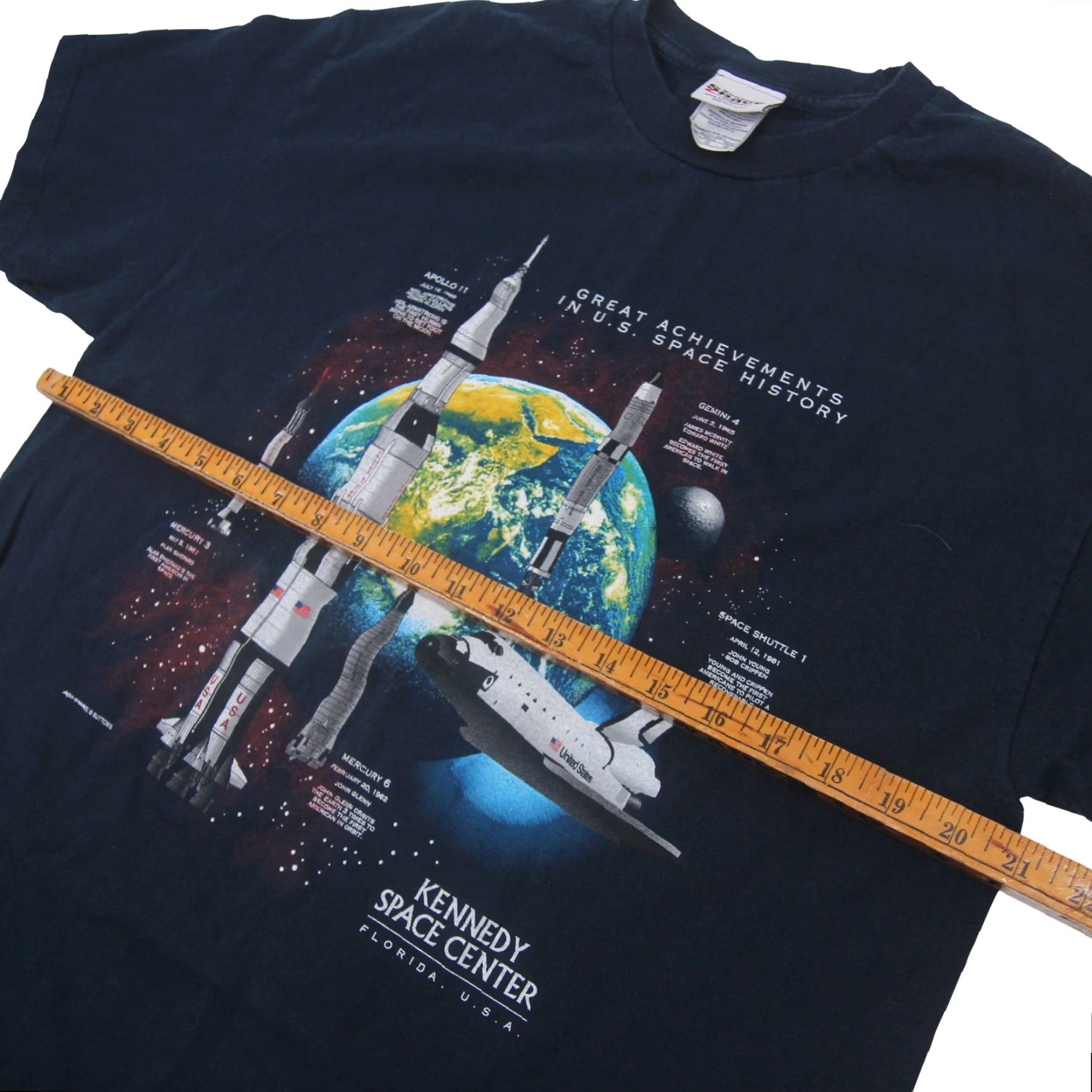 Vintage VINTAGE Kennedy Space Center Space Ship Mens L T-Shirt Black Size US L / EU 52-54 / 3 - 5 Thumbnail