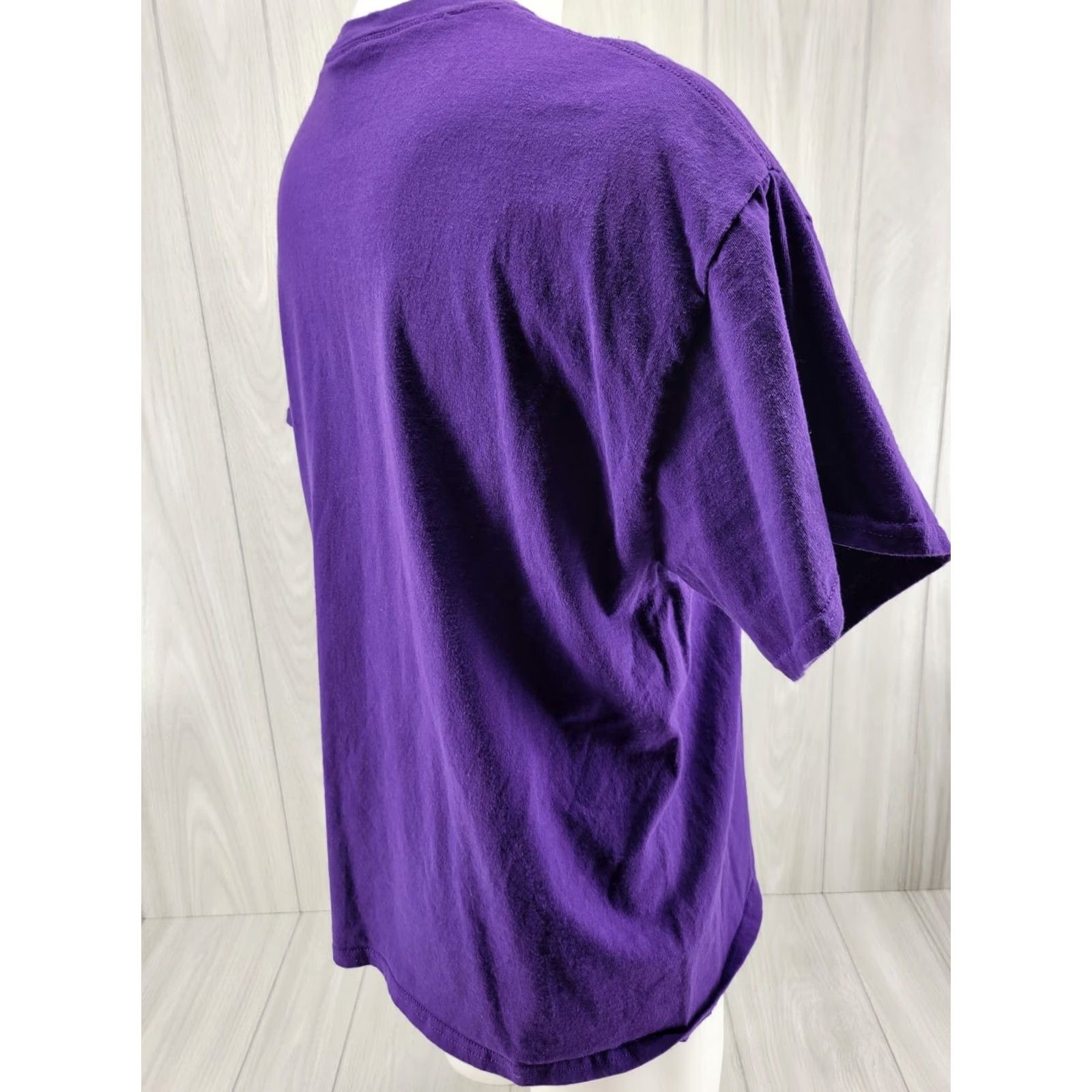 Gildan VINTAGE WKUL 92.1 FM Mens Shirt Purple XL Gildan T-Shirt Short Sleeve Button? Size US XL / EU 56 / 4 - 5 Thumbnail