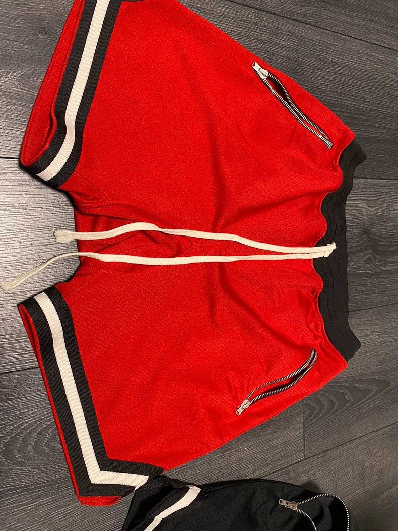 Fear of God Fear of God Co-branded shorts Size US 32 / EU 48 - 3 Thumbnail