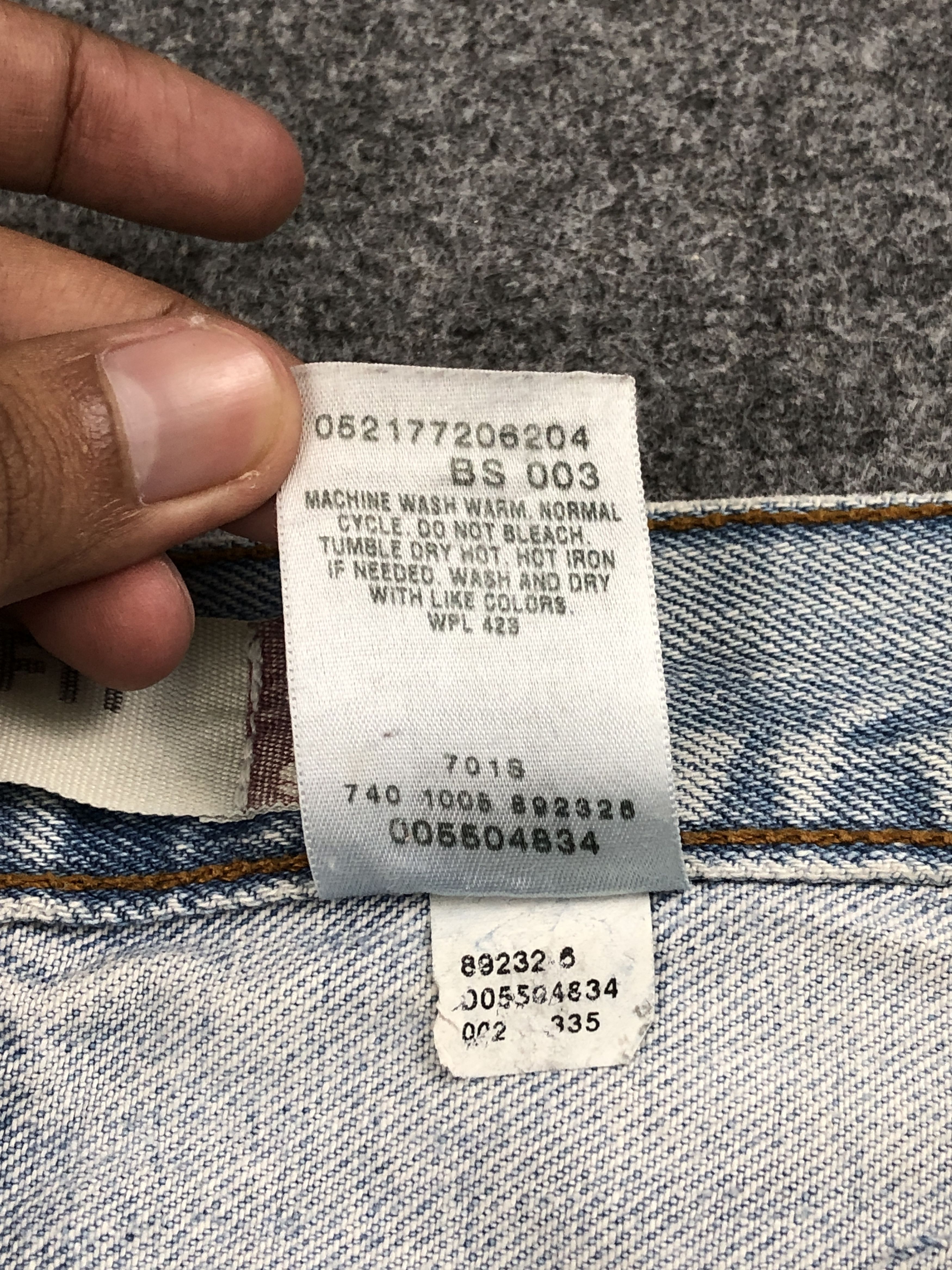 Levi's Light Washed Vintage Levis 550 Jeans DP2520 Size US 35 - 8 Thumbnail